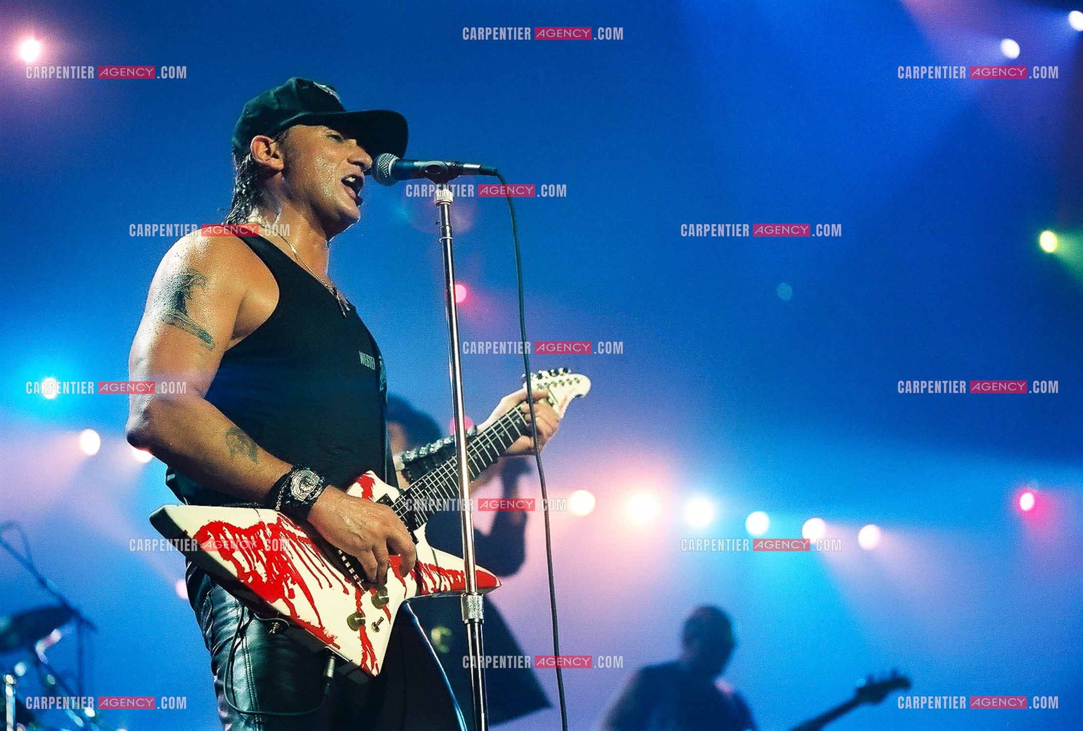 Le chanteur Johnny Hallyday en concert au Palais omnisports de Paris-Bercy du 14 septembre au 4 octobre 1992.        ( Exclusif )