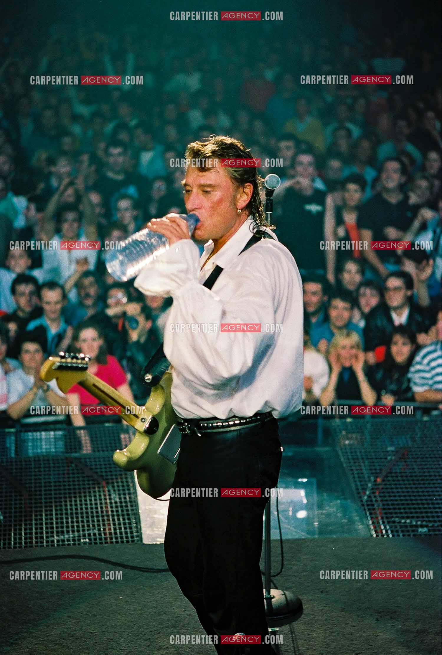 Le chanteur Johnny Hallyday en concert au Palais omnisports de Paris-Bercy du 14 septembre au 4 octobre 1992.        ( Exclusif )