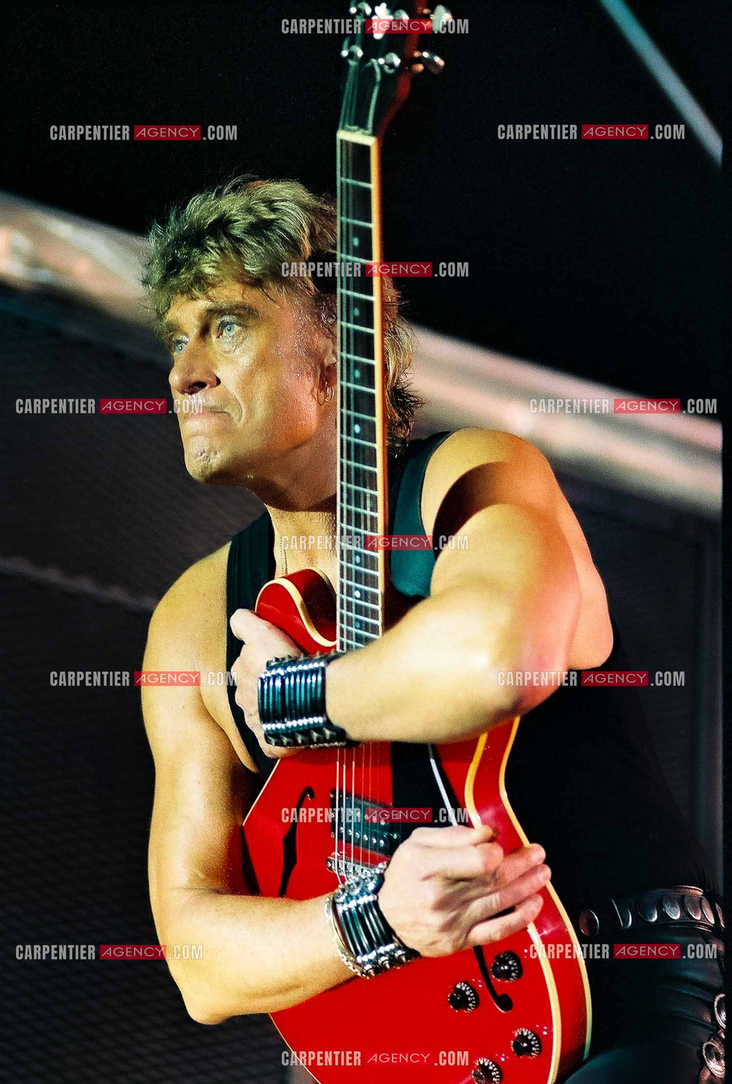 Le chanteur Johnny Hallyday en concert au Palais omnisports de Paris-Bercy du 14 septembre au 4 octobre 1992.        ( Exclusif )