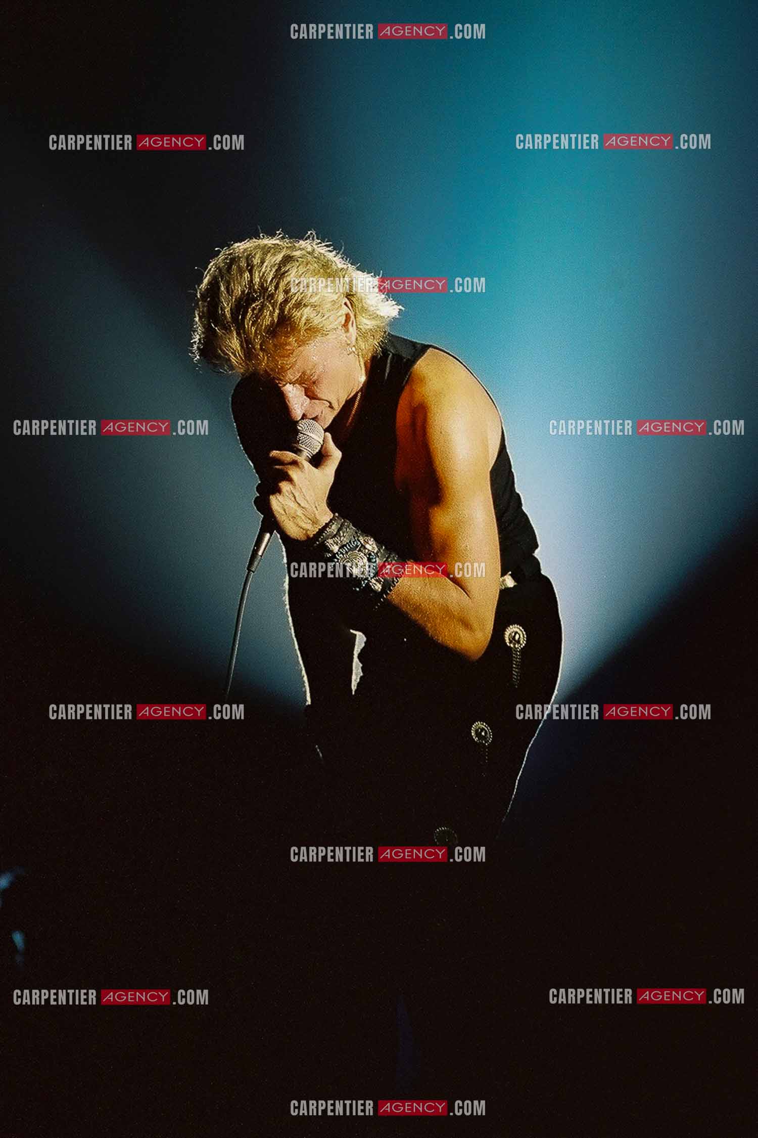 Le chanteur Johnny Hallyday en concert au Palais omnisports de Paris-Bercy du 14 septembre au 4 octobre 1992.        ( Exclusif )