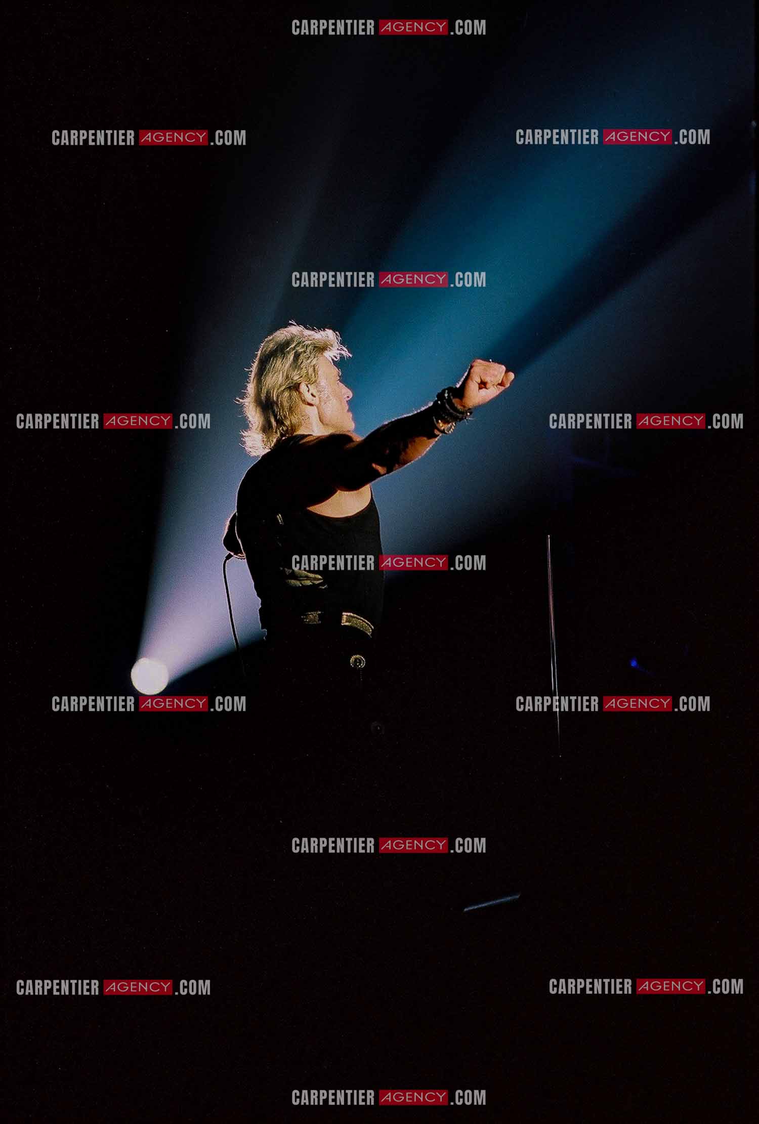Le chanteur Johnny Hallyday en concert au Palais omnisports de Paris-Bercy du 14 septembre au 4 octobre 1992.        ( Exclusif )