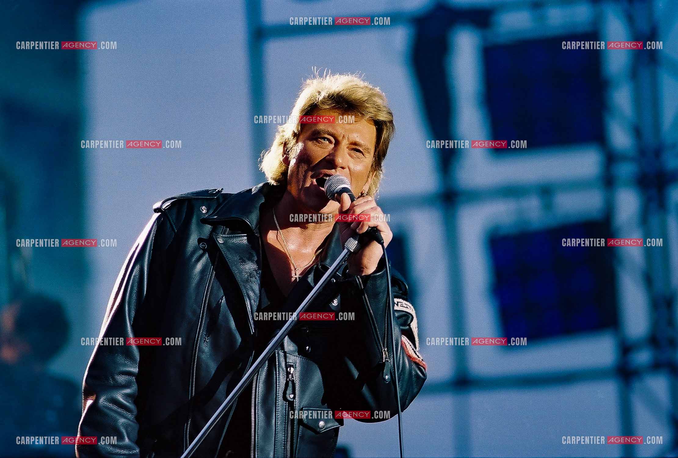Le chanteur Johnny Hallyday en concert au Palais omnisports de Paris-Bercy du 14 septembre au 4 octobre 1992.        ( Exclusif )