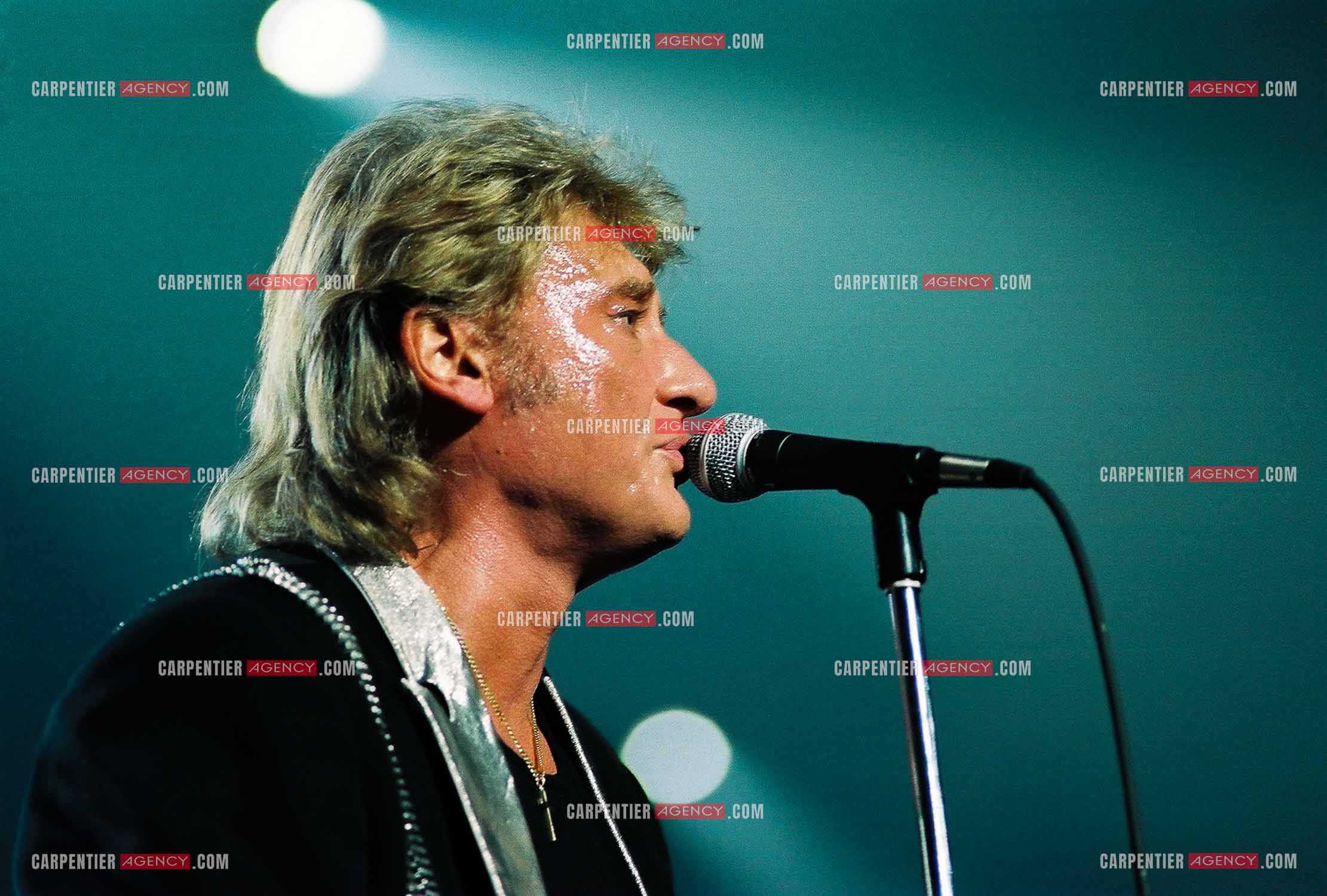 Le chanteur Johnny Hallyday en concert au Palais omnisports de Paris-Bercy du 14 septembre au 4 octobre 1992.        ( Exclusif )
