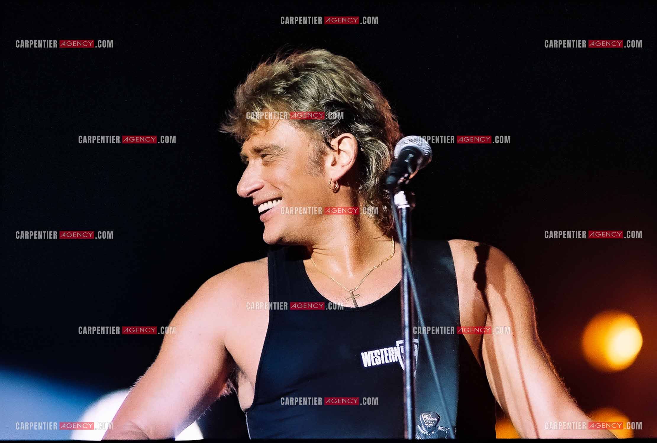 Le chanteur Johnny Hallyday en concert au Palais omnisports de Paris-Bercy du 14 septembre au 4 octobre 1992.        ( Exclusif )