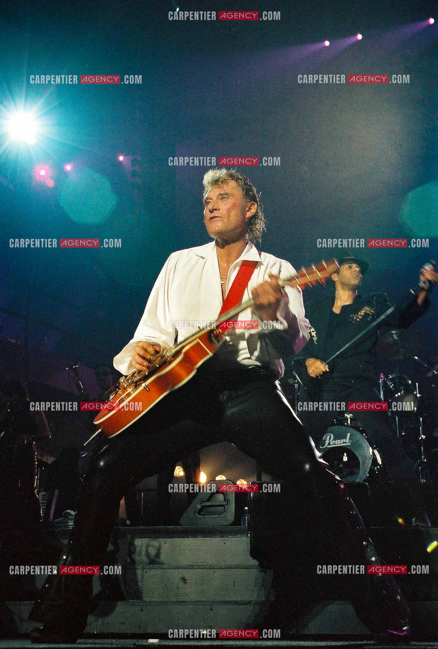Le chanteur Johnny Hallyday en concert au Palais omnisports de Paris-Bercy du 14 septembre au 4 octobre 1992.        ( Exclusif )