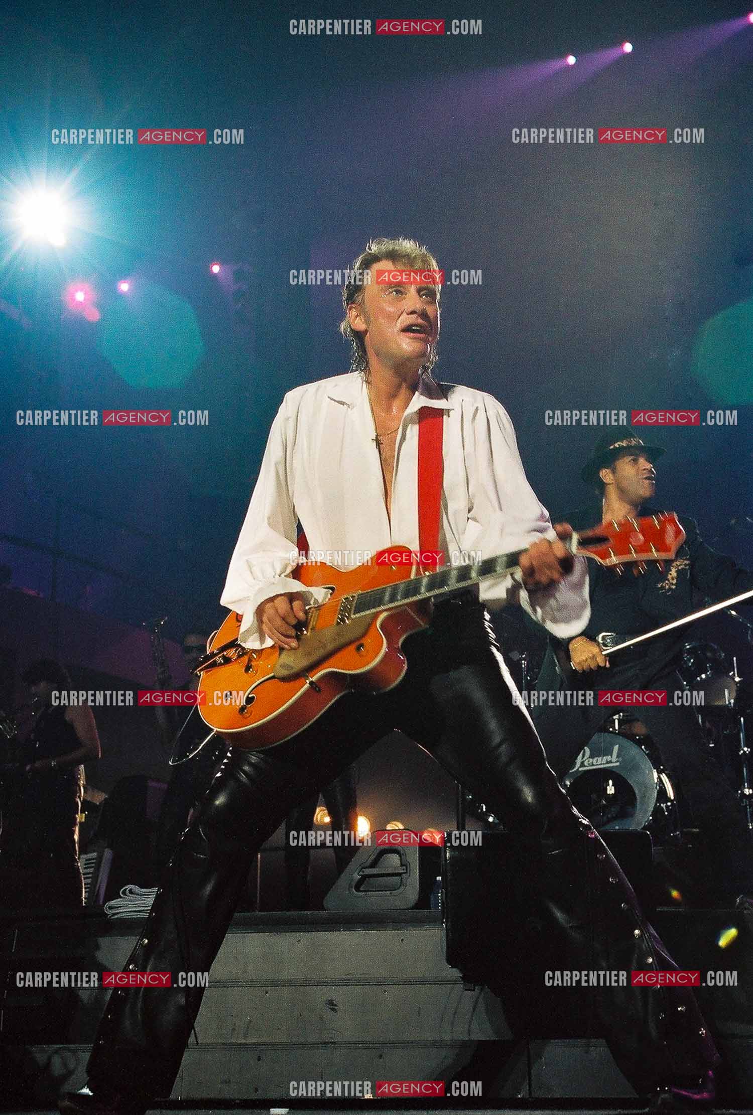 Le chanteur Johnny Hallyday en concert au Palais omnisports de Paris-Bercy du 14 septembre au 4 octobre 1992.        ( Exclusif )
