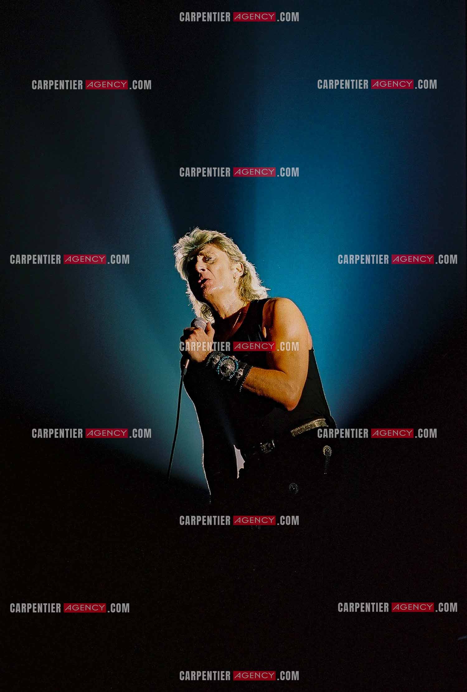 Le chanteur Johnny Hallyday en concert au Palais omnisports de Paris-Bercy du 14 septembre au 4 octobre 1992.        ( Exclusif )