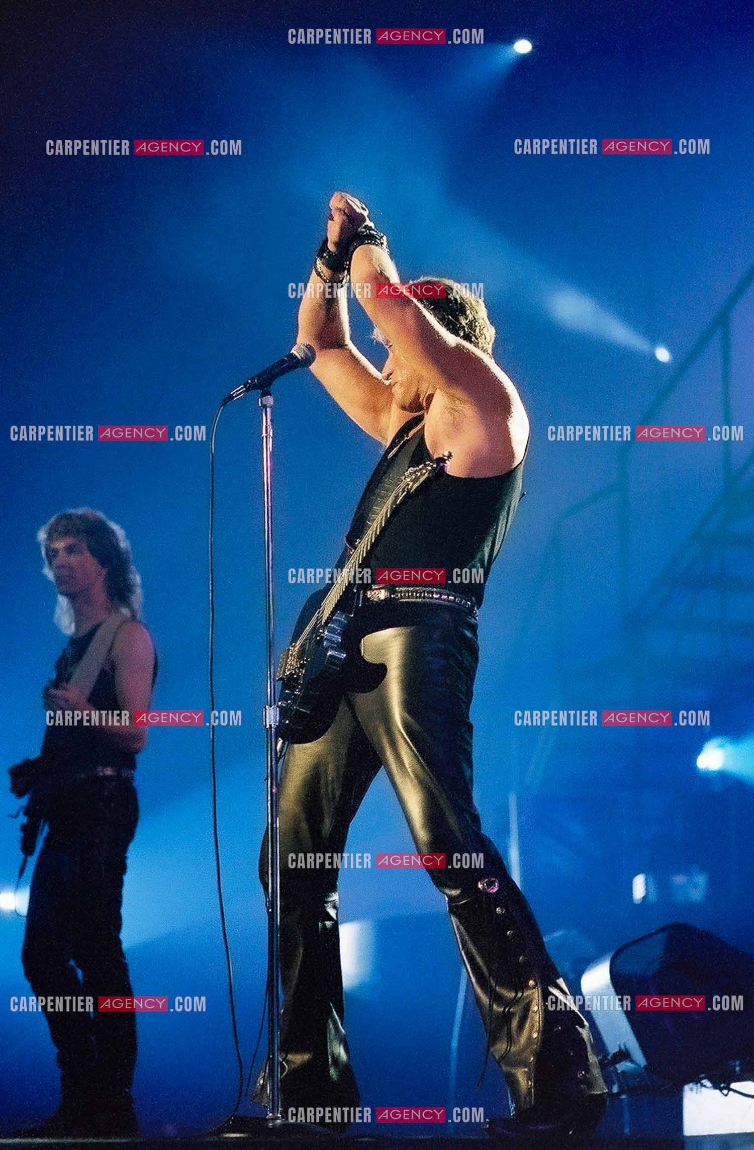 Le chanteur Johnny Hallyday en concert au Palais omnisports de Paris-Bercy du 14 septembre au 4 octobre 1992.        ( Exclusif )