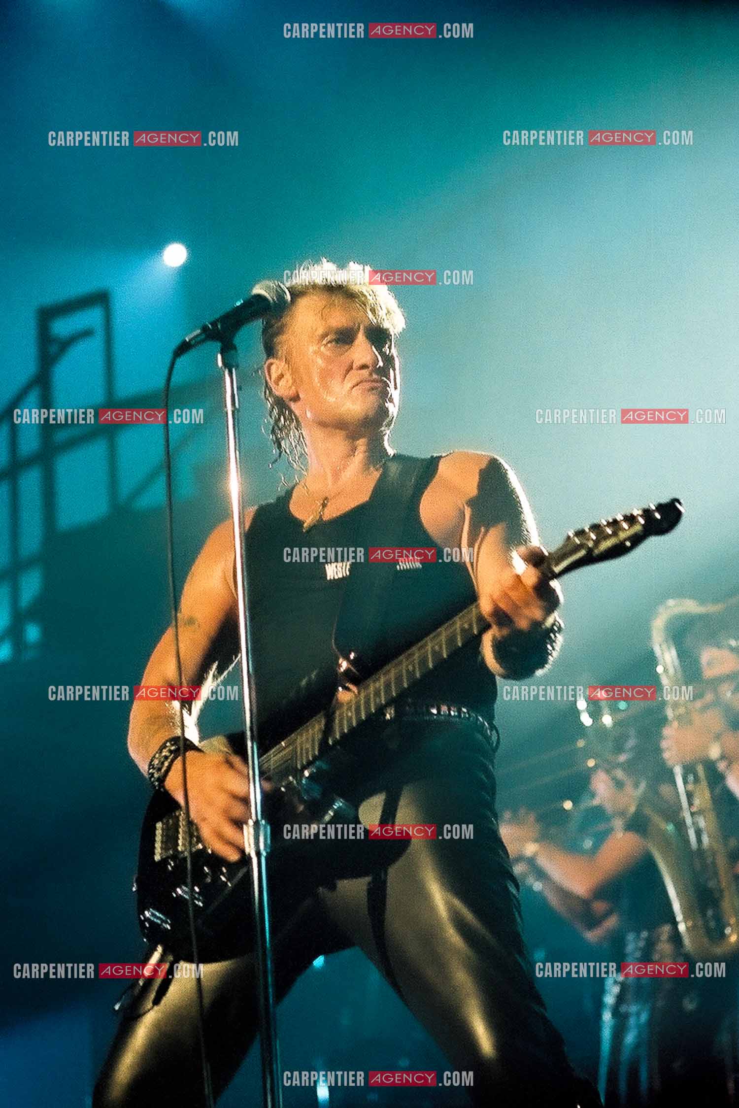 Le chanteur Johnny Hallyday en concert au Palais omnisports de Paris-Bercy du 14 septembre au 4 octobre 1992.        ( Exclusif )