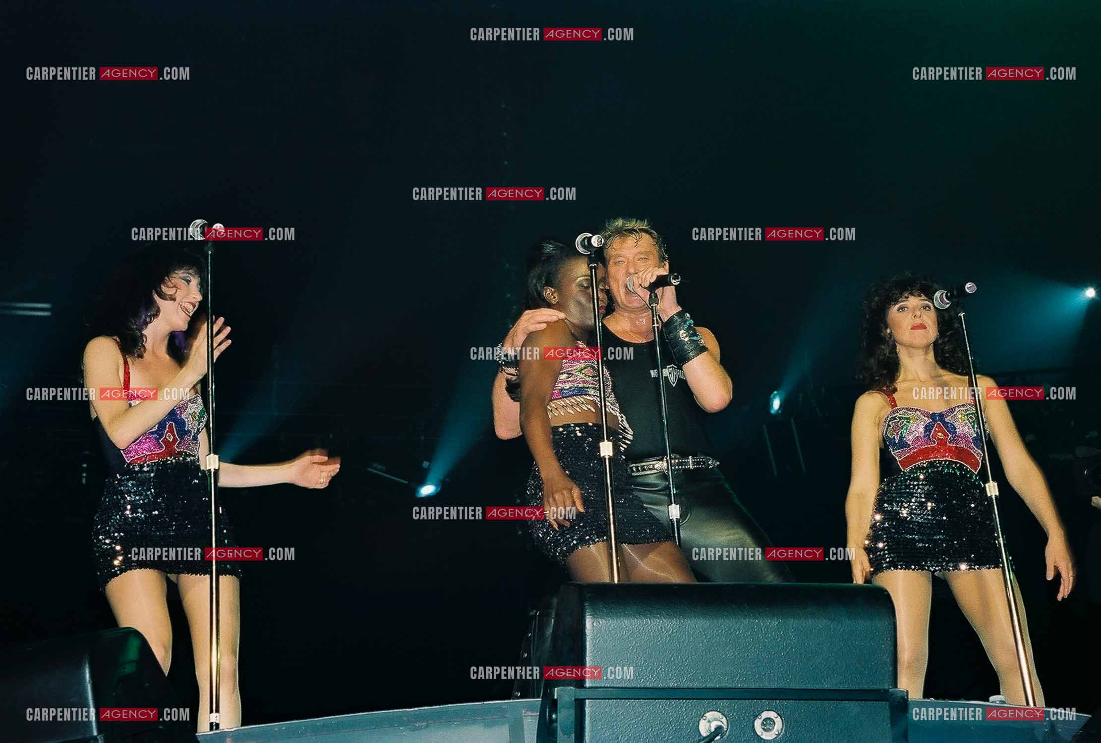 Le chanteur Johnny Hallyday en concert au Palais omnisports de Paris-Bercy du 14 septembre au 4 octobre 1992.        ( Exclusif )
