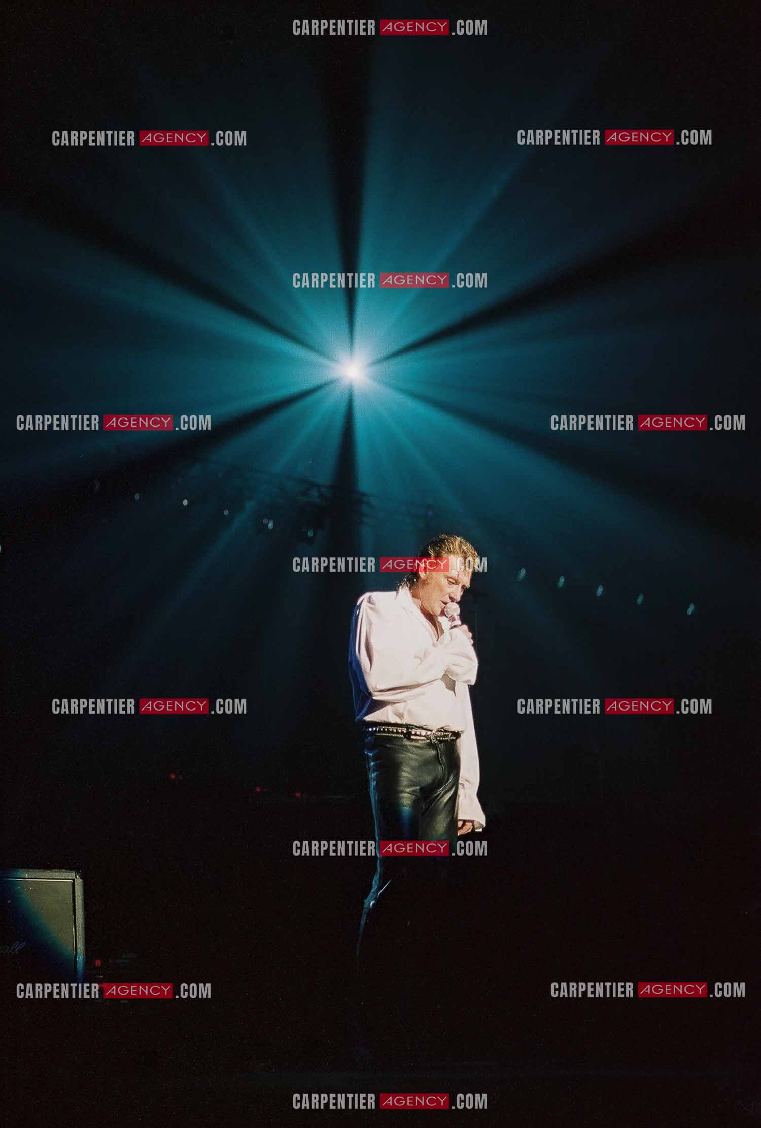 Le chanteur Johnny Hallyday en concert au Palais omnisports de Paris-Bercy du 14 septembre au 4 octobre 1992.        ( Exclusif )