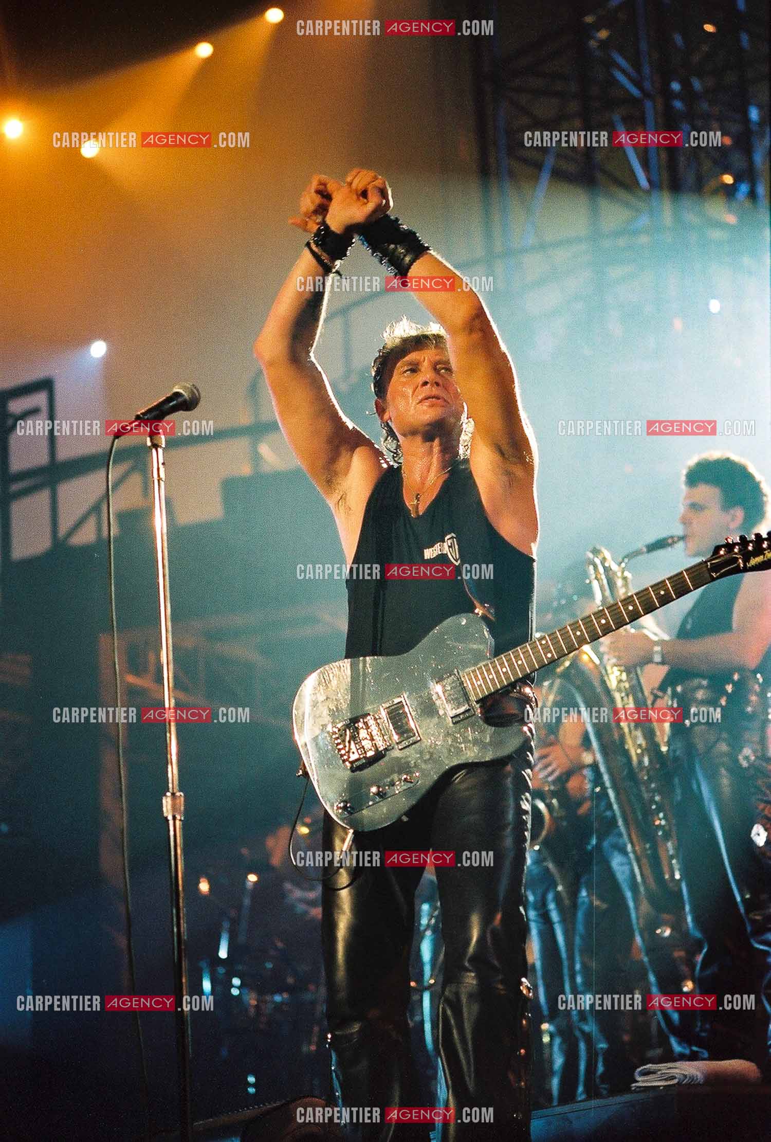 Le chanteur Johnny Hallyday en concert au Palais omnisports de Paris-Bercy du 14 septembre au 4 octobre 1992.        ( Exclusif )