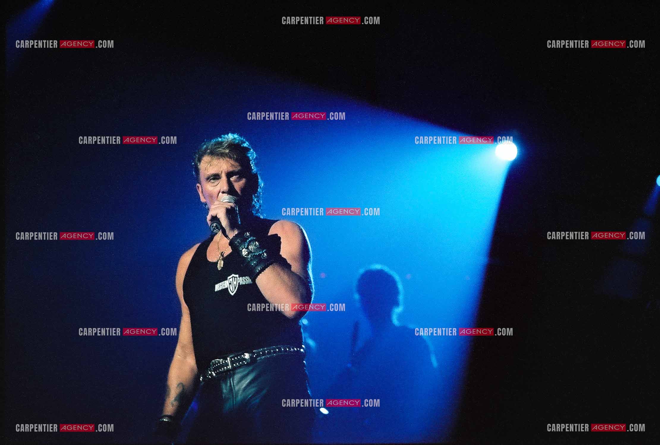Le chanteur Johnny Hallyday en concert au Palais omnisports de Paris-Bercy du 14 septembre au 4 octobre 1992.        ( Exclusif )