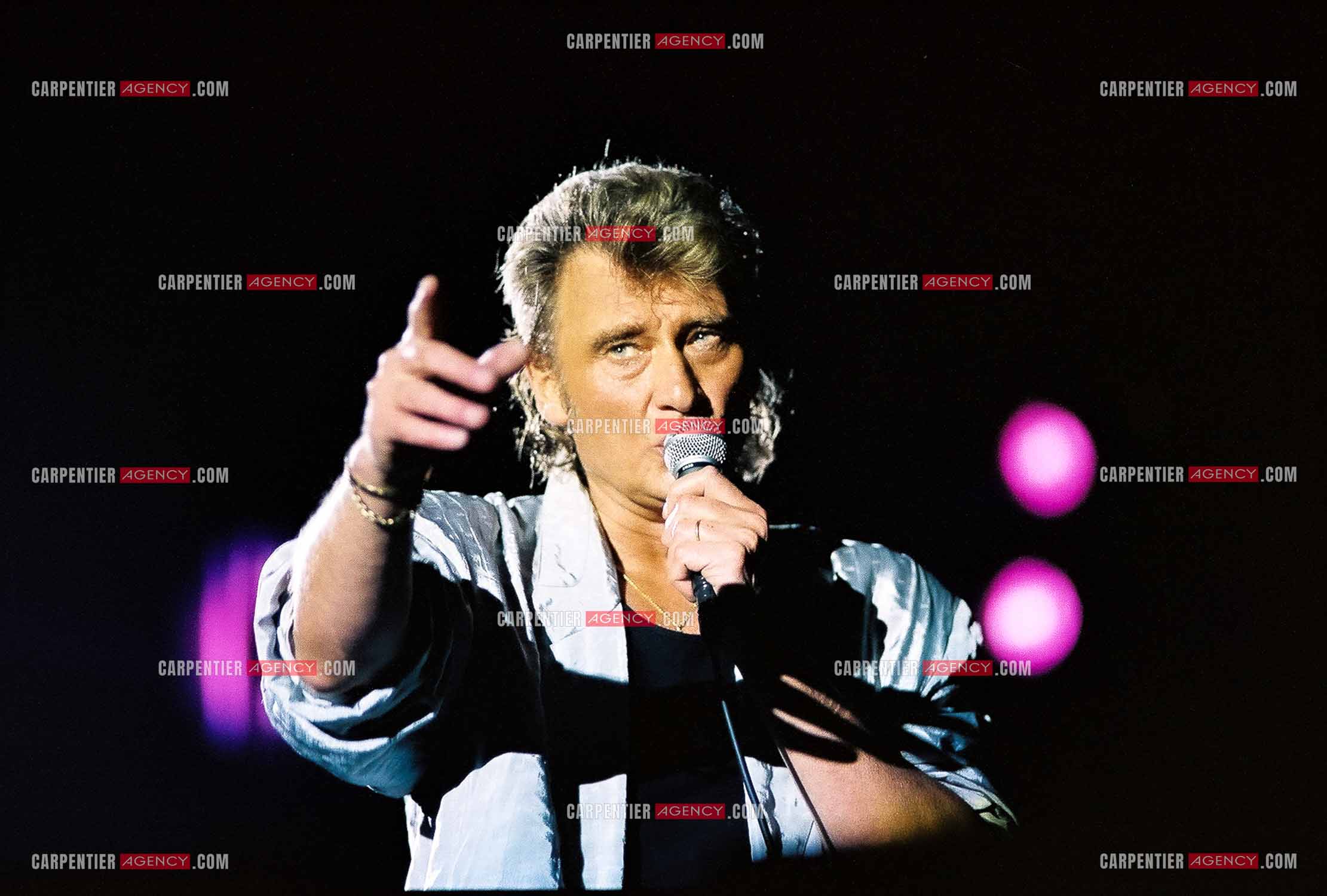 Le chanteur Johnny Hallyday en concert au Palais omnisports de Paris-Bercy du 14 septembre au 4 octobre 1992.        ( Exclusif )