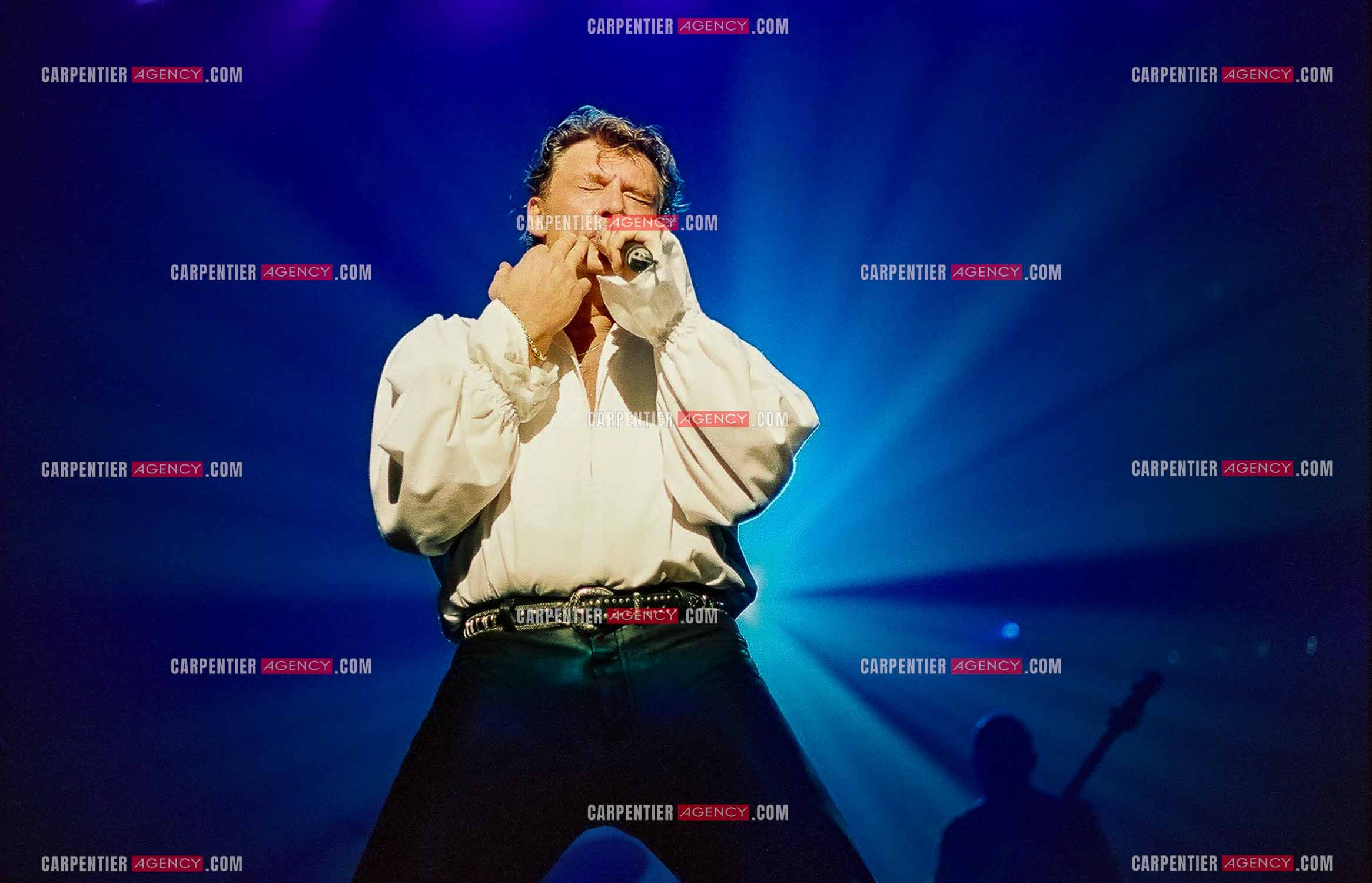 Le chanteur Johnny Hallyday en concert au Palais omnisports de Paris-Bercy du 14 septembre au 4 octobre 1992.        ( Exclusif )