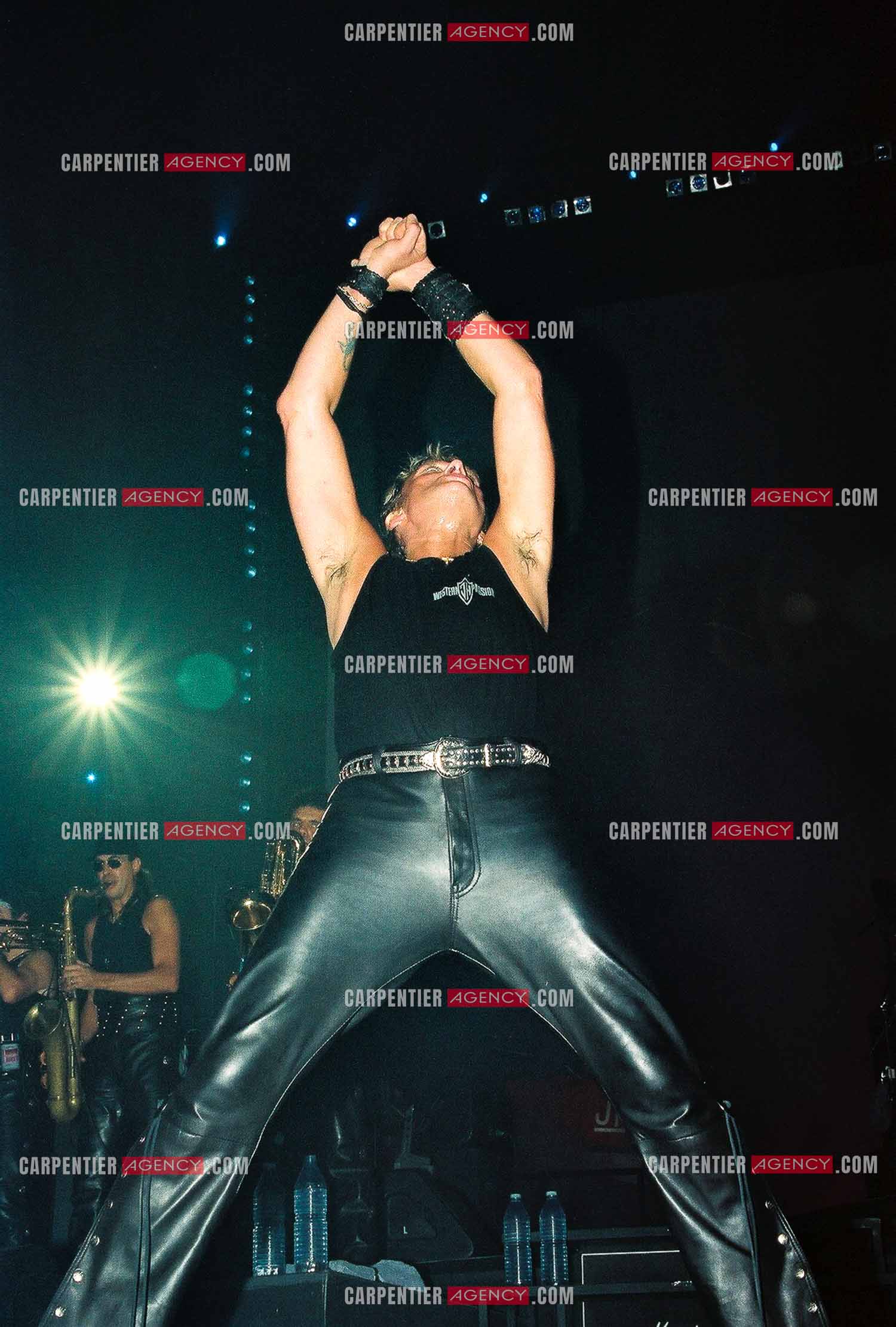 Le chanteur Johnny Hallyday en concert au Palais omnisports de Paris-Bercy du 14 septembre au 4 octobre 1992.        ( Exclusif )