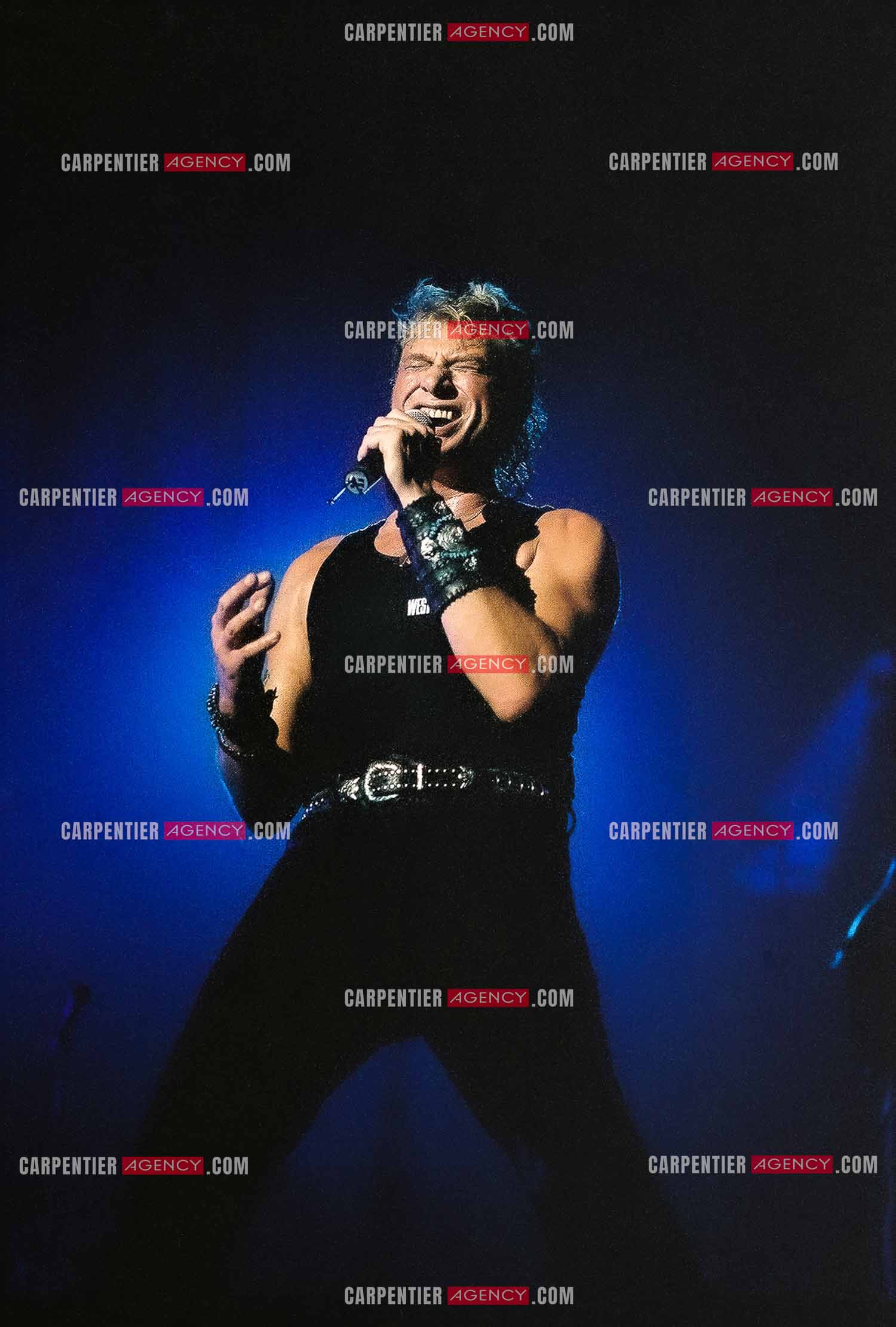Le chanteur Johnny Hallyday en concert au Palais omnisports de Paris-Bercy du 14 septembre au 4 octobre 1992.        ( Exclusif )