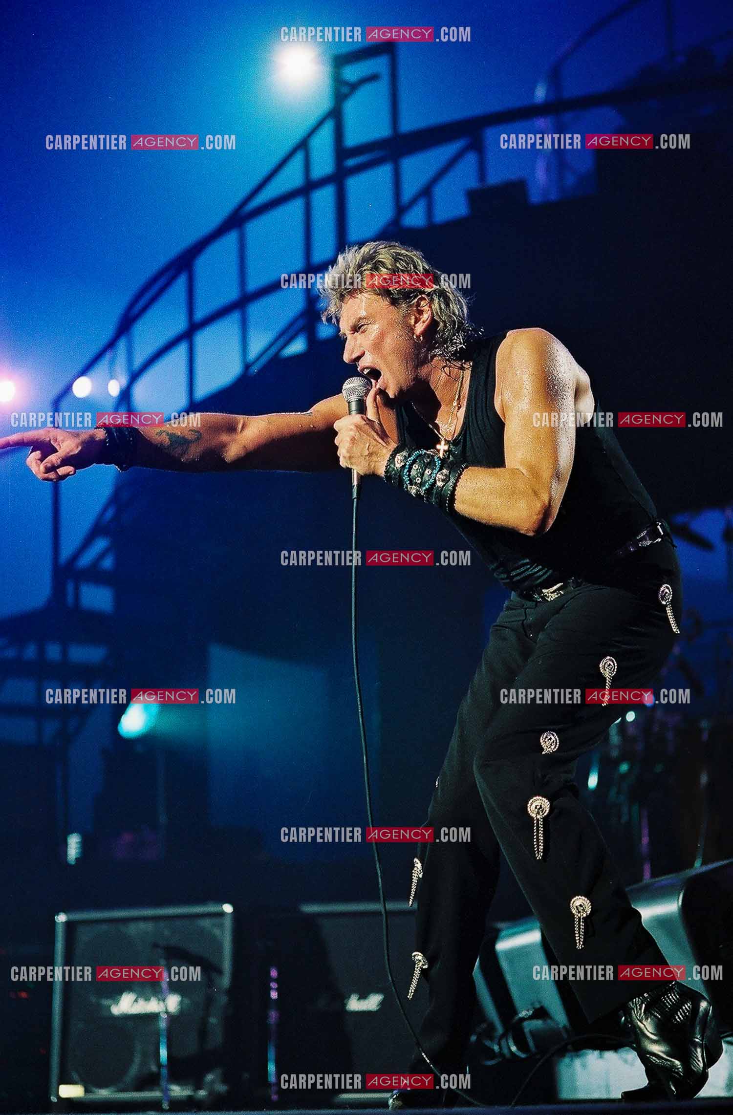 Le chanteur Johnny Hallyday en concert au Palais omnisports de Paris-Bercy du 14 septembre au 4 octobre 1992.        ( Exclusif )