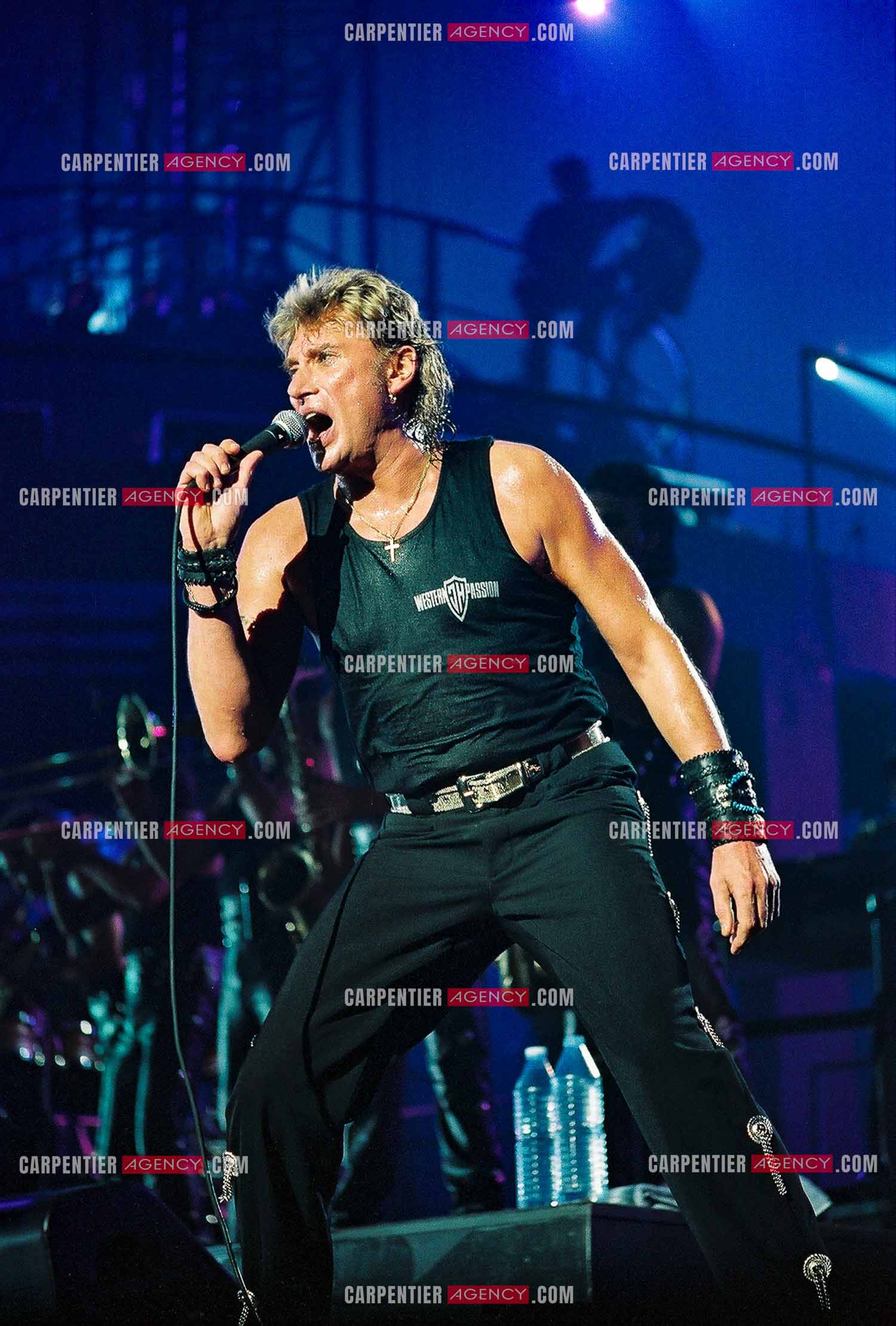 Le chanteur Johnny Hallyday en concert au Palais omnisports de Paris-Bercy du 14 septembre au 4 octobre 1992.        ( Exclusif )
