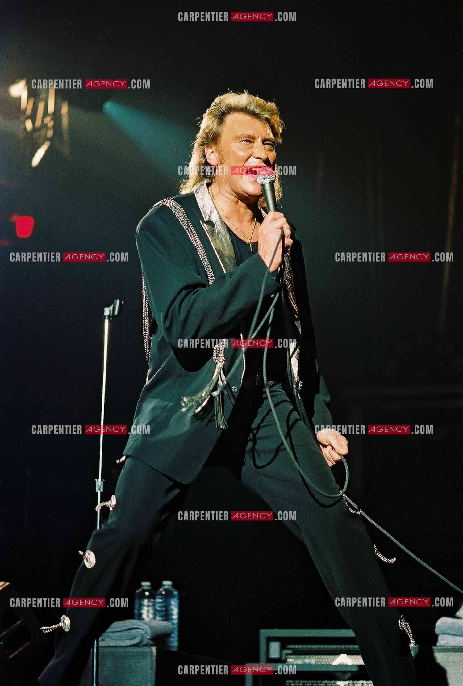 Le chanteur Johnny Hallyday en concert au Palais omnisports de Paris-Bercy du 14 septembre au 4 octobre 1992.        ( Exclusif )