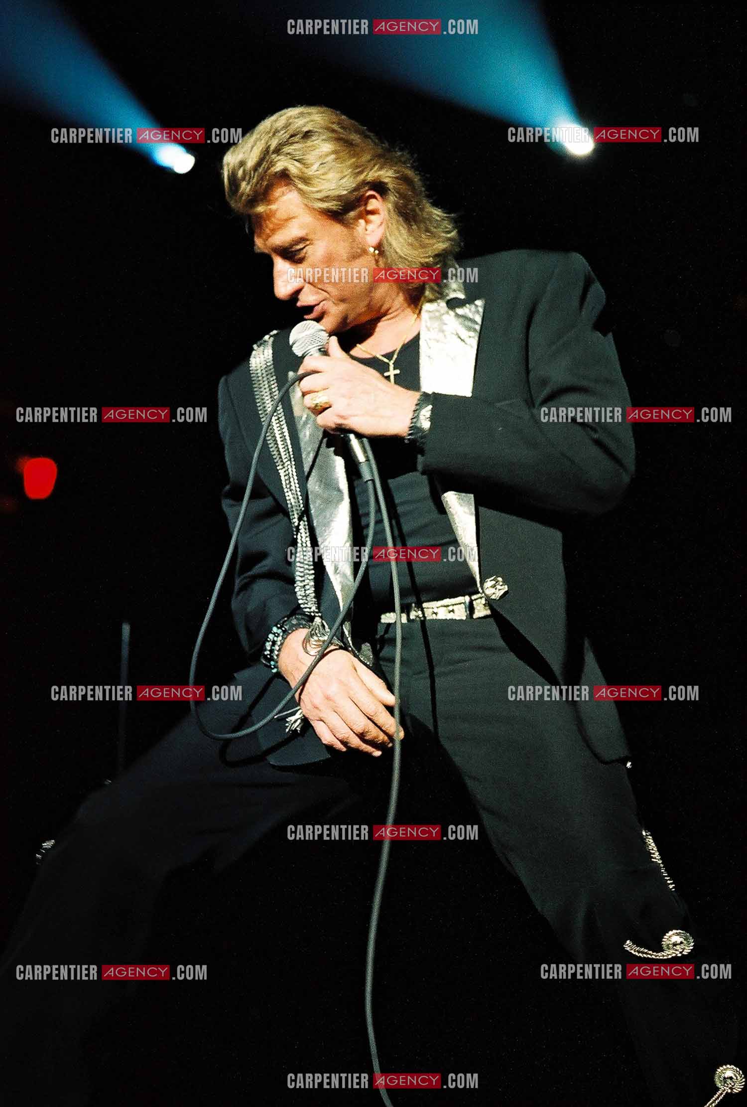 Le chanteur Johnny Hallyday en concert au Palais omnisports de Paris-Bercy du 14 septembre au 4 octobre 1992.        ( Exclusif )