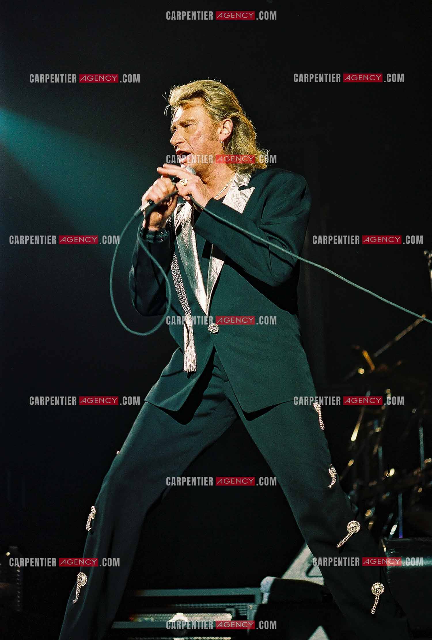 Le chanteur Johnny Hallyday en concert au Palais omnisports de Paris-Bercy du 14 septembre au 4 octobre 1992.        ( Exclusif )