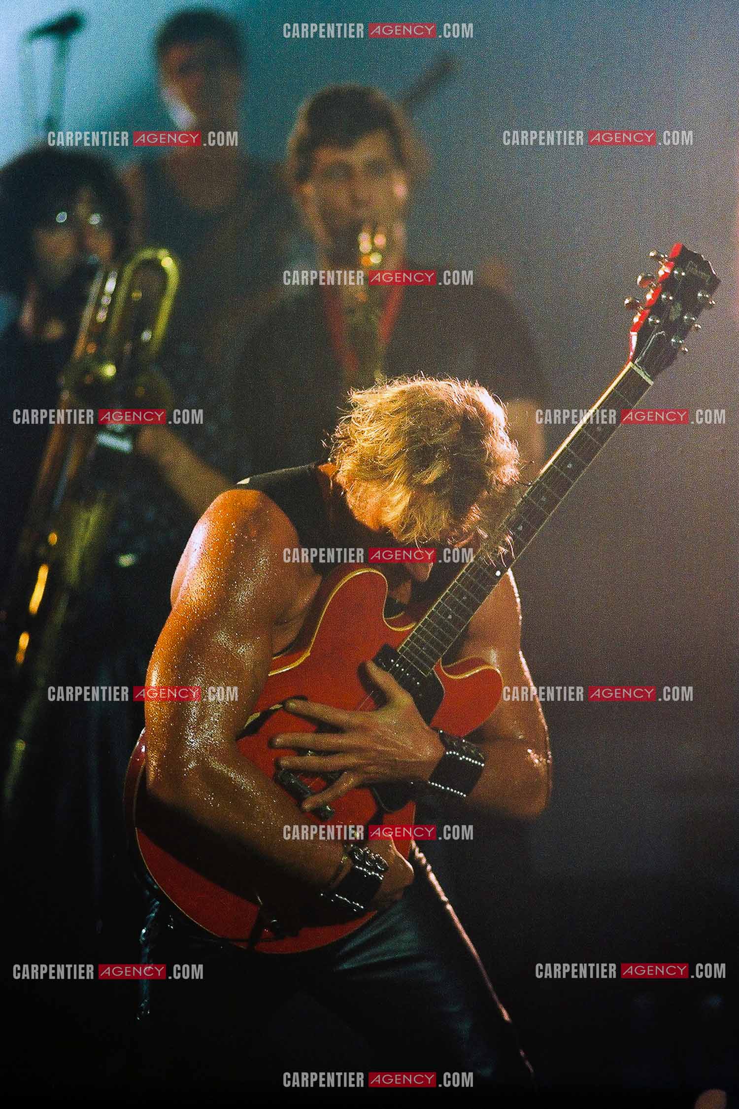 Le chanteur Johnny Hallyday en concert au Palais omnisports de Paris-Bercy du 14 septembre au 4 octobre 1992.        ( Exclusif )