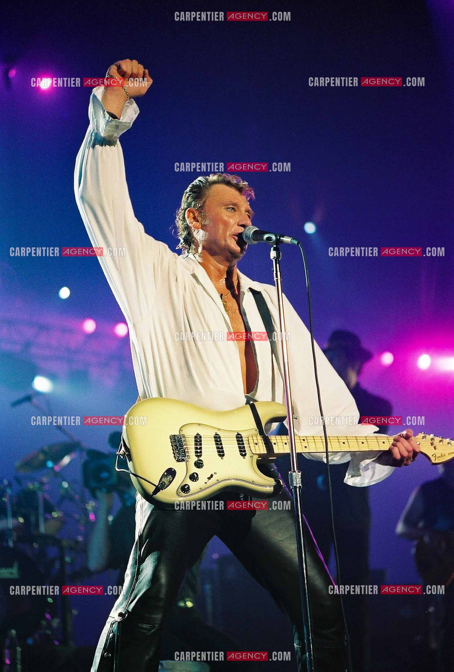 Le chanteur Johnny Hallyday en concert au Palais omnisports de Paris-Bercy du 14 septembre au 4 octobre 1992.        ( Exclusif )