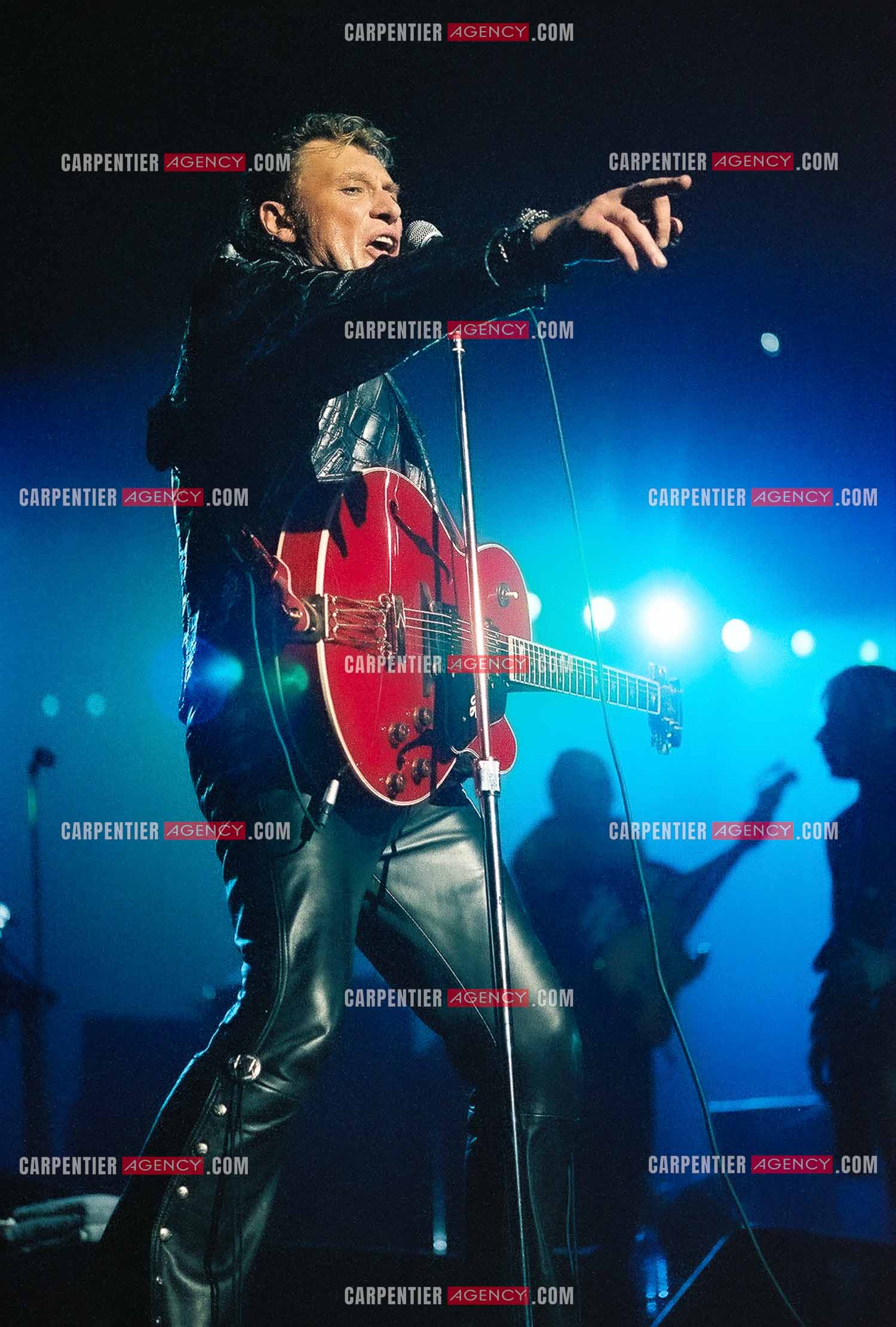 Le chanteur Johnny Hallyday en concert au Palais omnisports de Paris-Bercy du 14 septembre au 4 octobre 1992.        ( Exclusif )