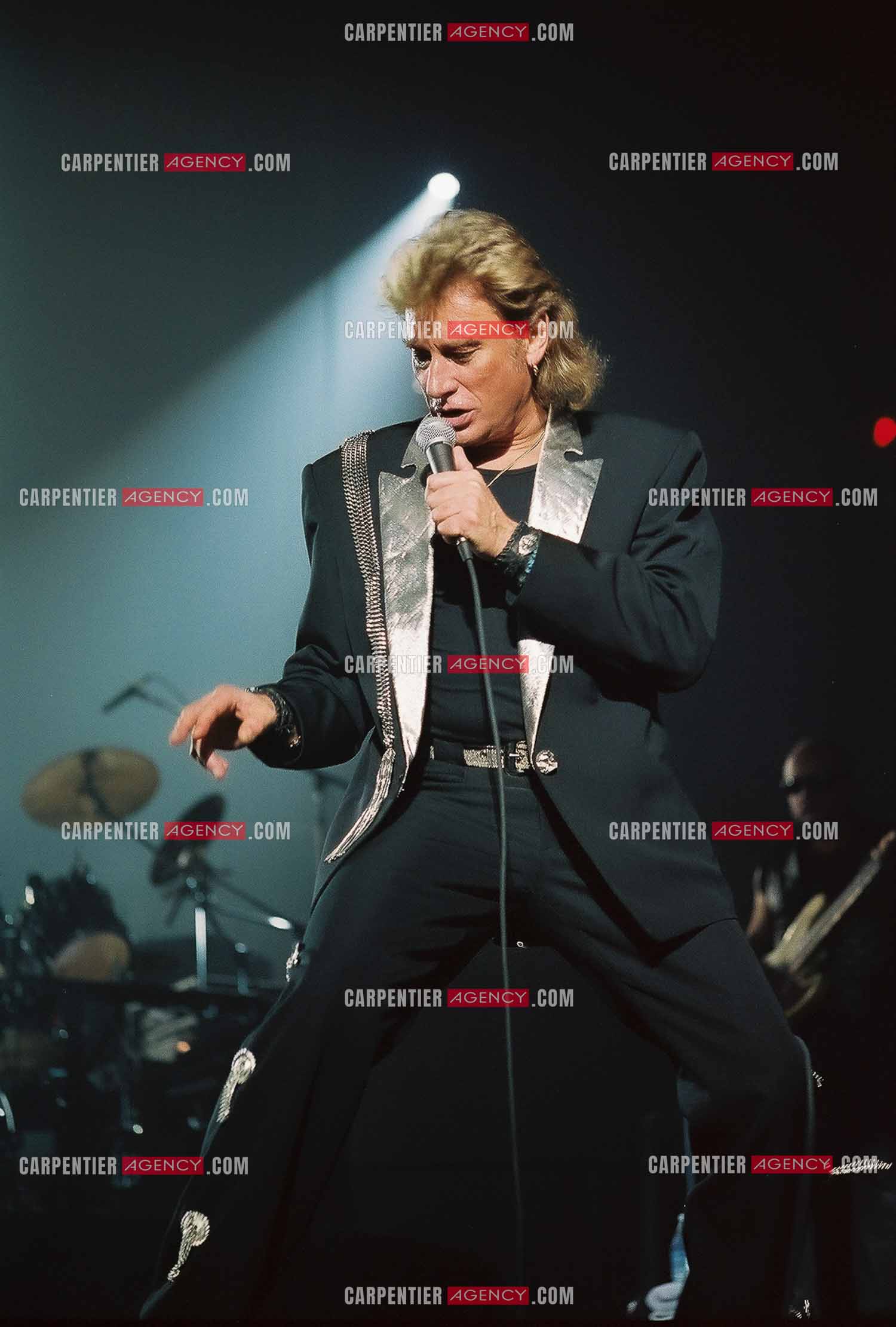 Le chanteur Johnny Hallyday en concert au Palais omnisports de Paris-Bercy du 14 septembre au 4 octobre 1992.        ( Exclusif )