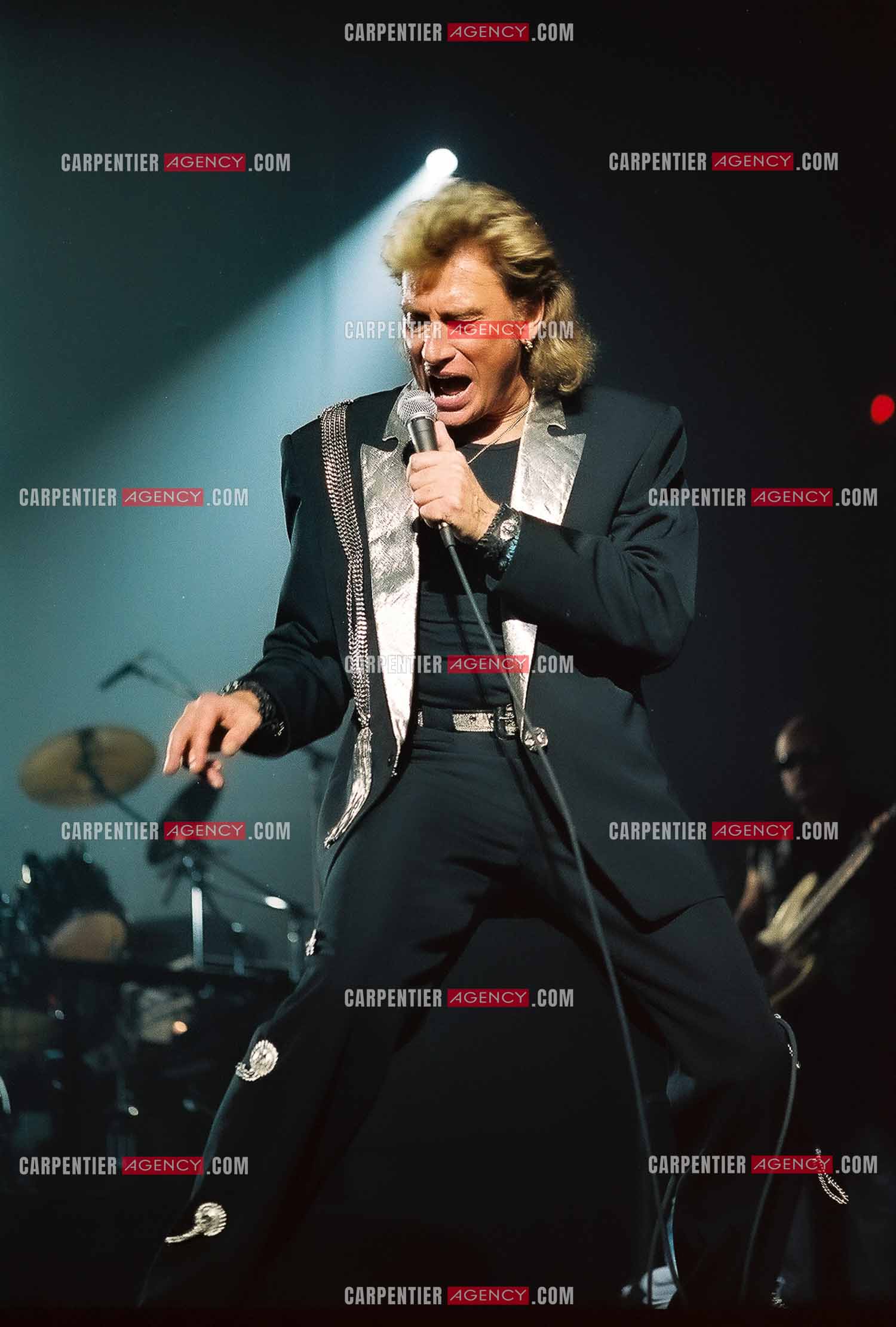 Le chanteur Johnny Hallyday en concert au Palais omnisports de Paris-Bercy du 14 septembre au 4 octobre 1992.        ( Exclusif )