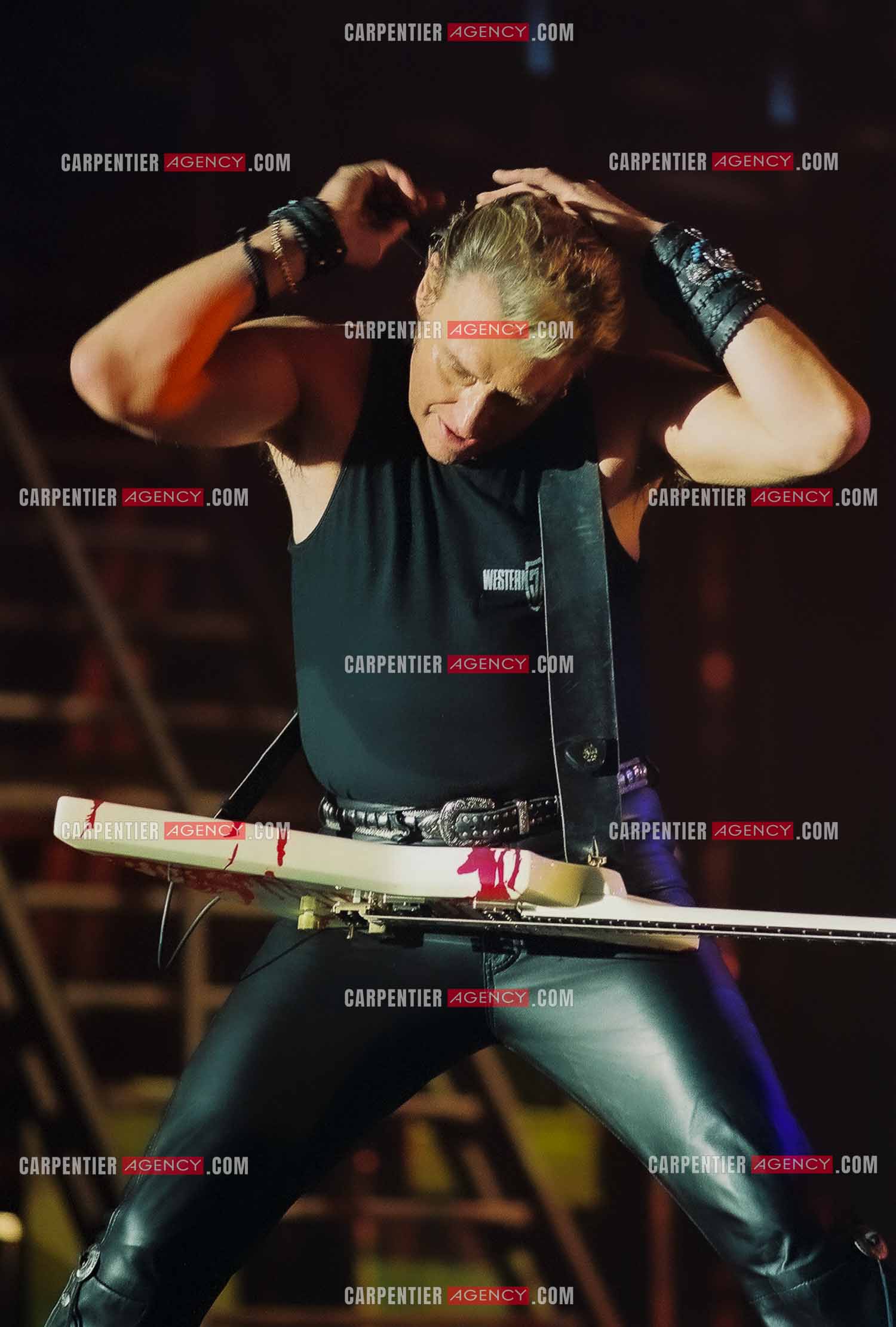 Le chanteur Johnny Hallyday en concert au Palais omnisports de Paris-Bercy du 14 septembre au 4 octobre 1992.        ( Exclusif )