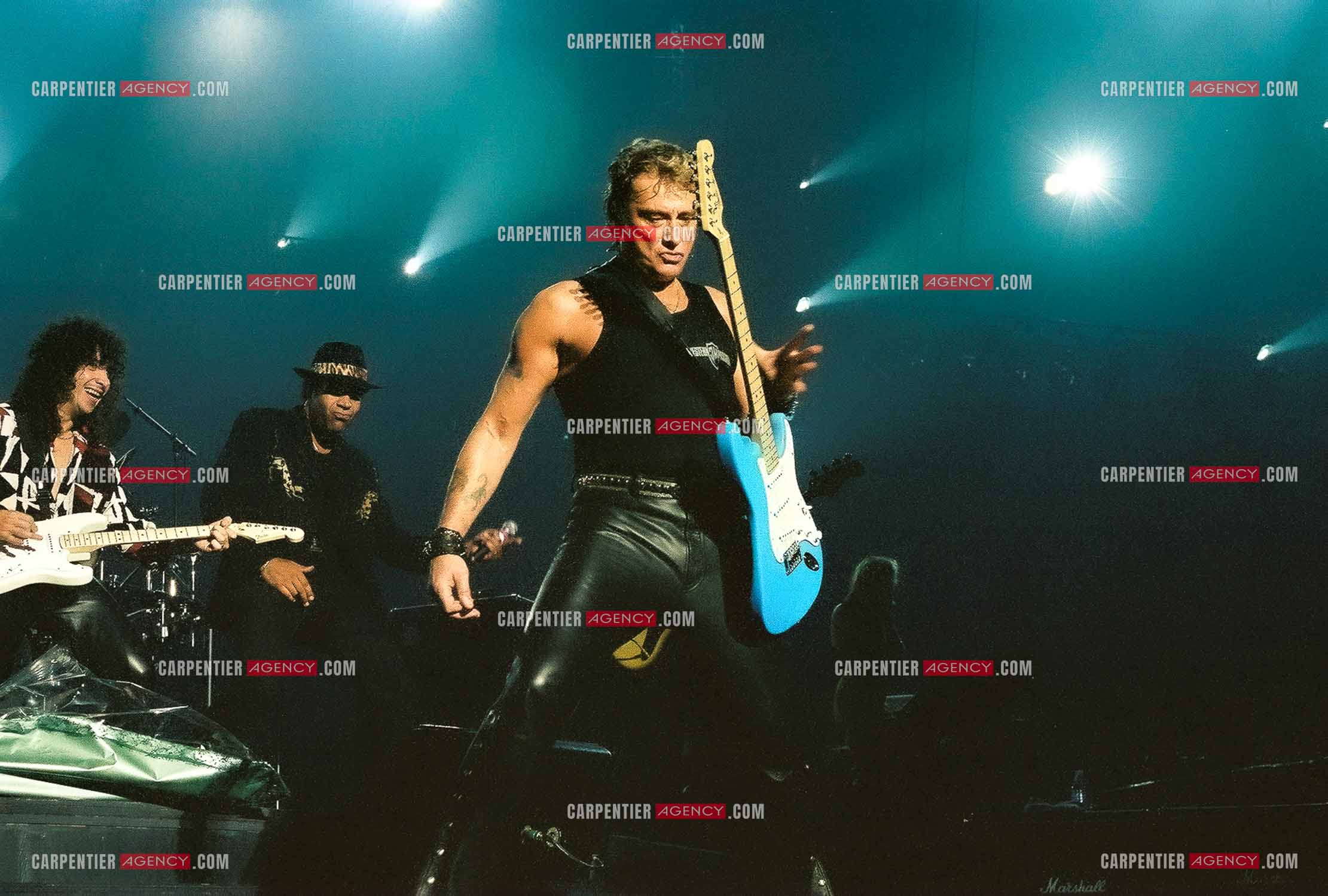 Le chanteur Johnny Hallyday en concert au Palais omnisports de Paris-Bercy du 14 septembre au 4 octobre 1992.        ( Exclusif )