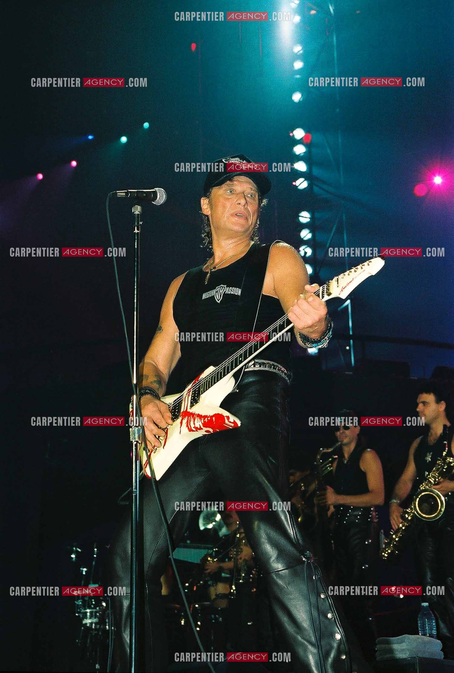 Le chanteur Johnny Hallyday en concert au Palais omnisports de Paris-Bercy du 14 septembre au 4 octobre 1992.        ( Exclusif )