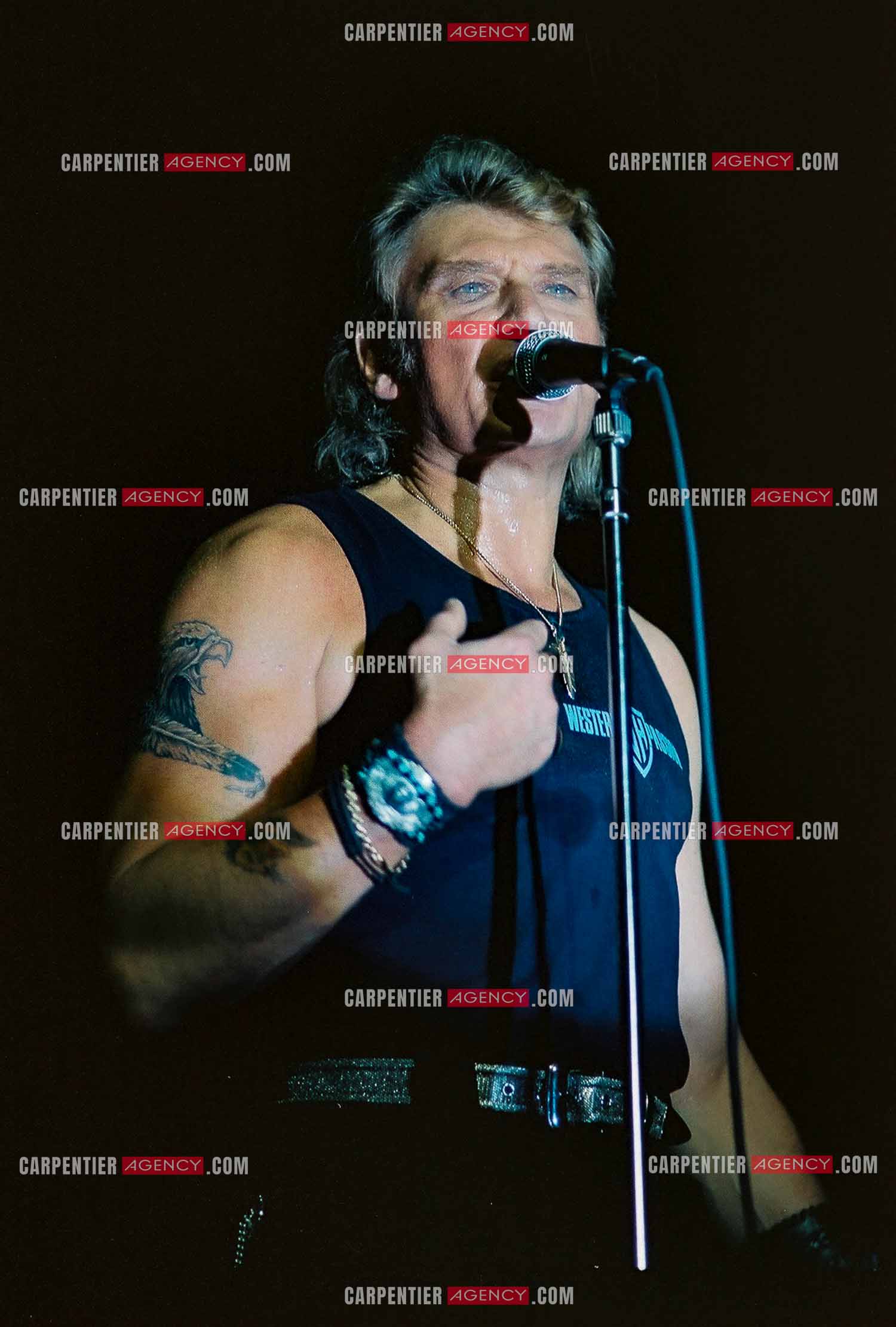 Le chanteur Johnny Hallyday en concert au Palais omnisports de Paris-Bercy du 14 septembre au 4 octobre 1992.        ( Exclusif )
