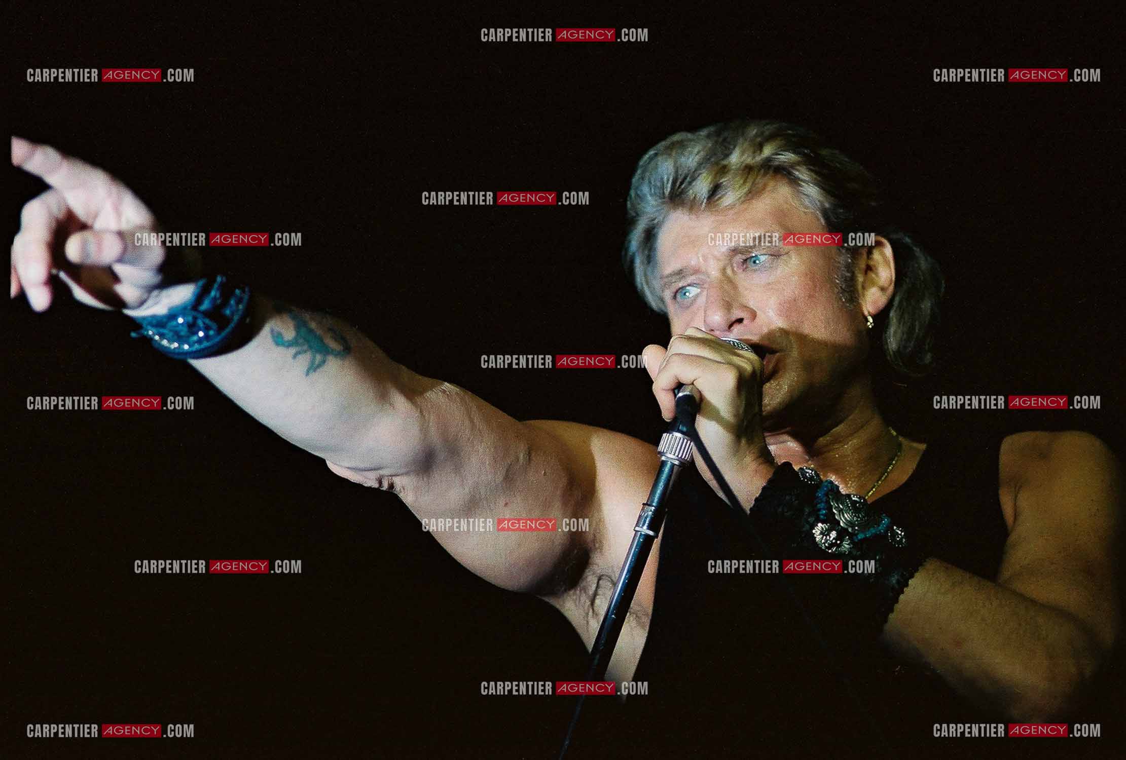Le chanteur Johnny Hallyday en concert au Palais omnisports de Paris-Bercy du 14 septembre au 4 octobre 1992.        ( Exclusif )