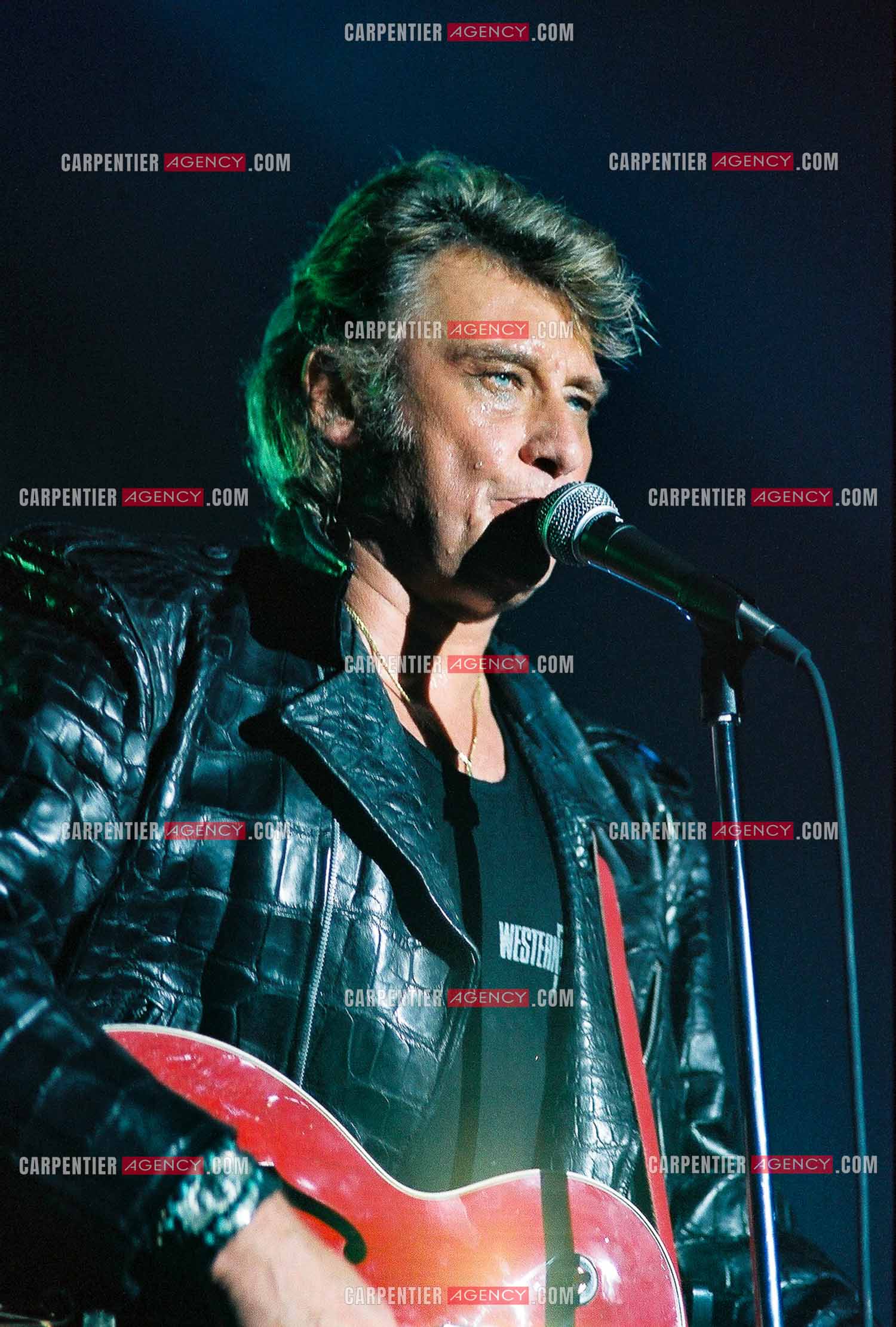 Le chanteur Johnny Hallyday en concert au Palais omnisports de Paris-Bercy du 14 septembre au 4 octobre 1992.        ( Exclusif )