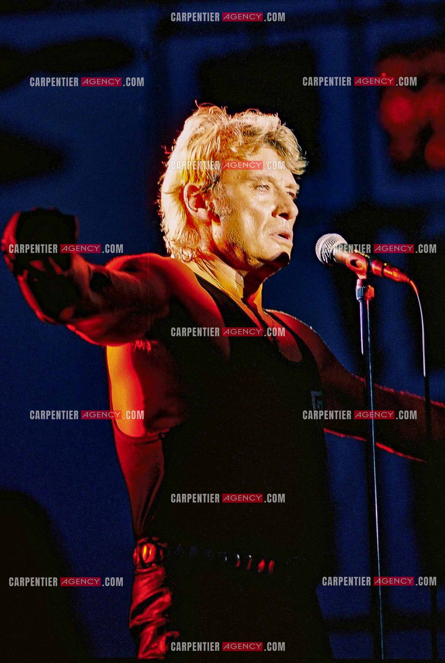 Le chanteur Johnny Hallyday en concert au Palais omnisports de Paris-Bercy du 14 septembre au 4 octobre 1992.        ( Exclusif )