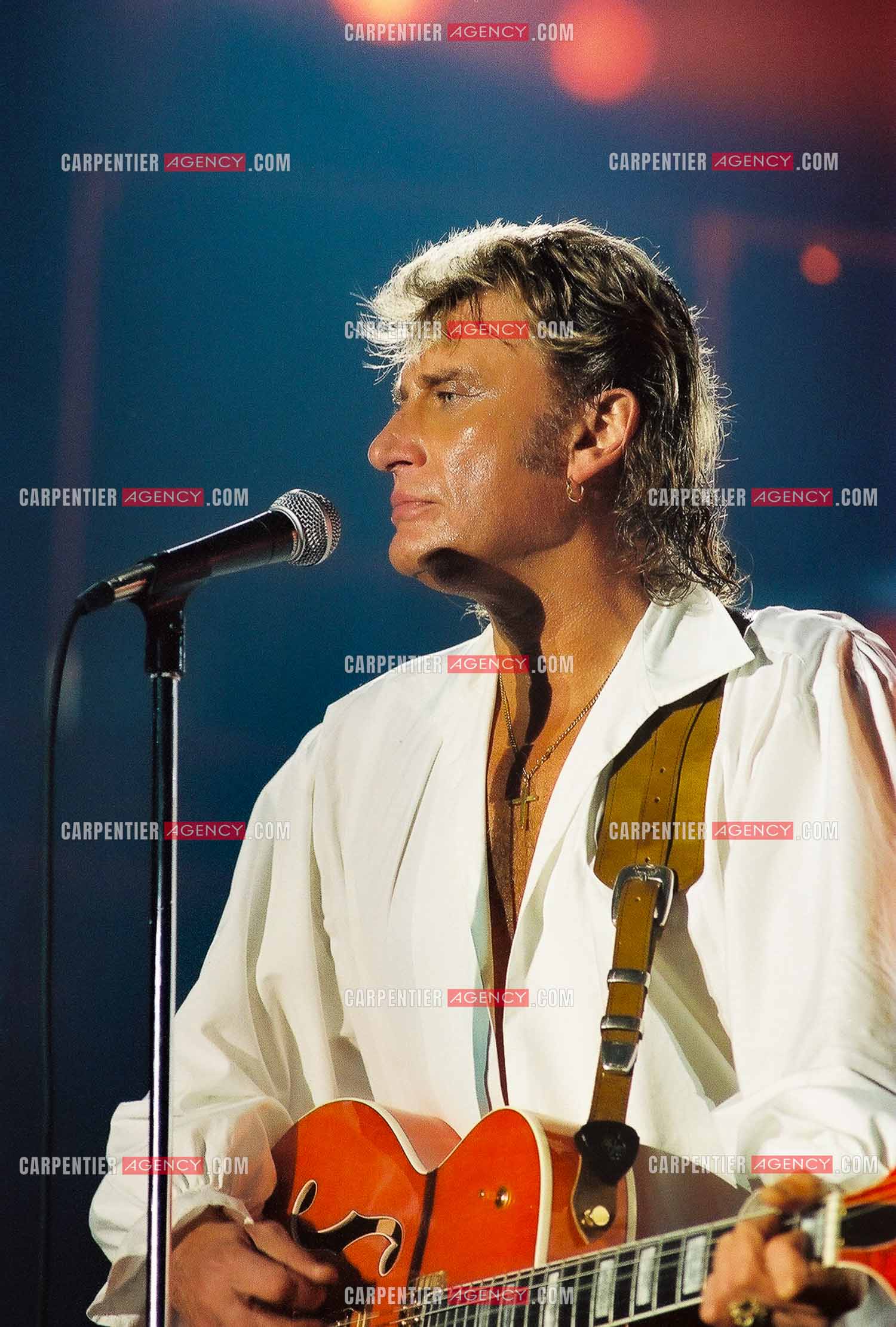 Le chanteur Johnny Hallyday en concert au Palais omnisports de Paris-Bercy du 14 septembre au 4 octobre 1992.        ( Exclusif )