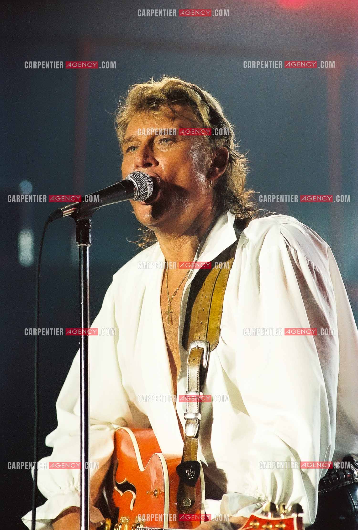Le chanteur Johnny Hallyday en concert au Palais omnisports de Paris-Bercy du 14 septembre au 4 octobre 1992.        ( Exclusif )