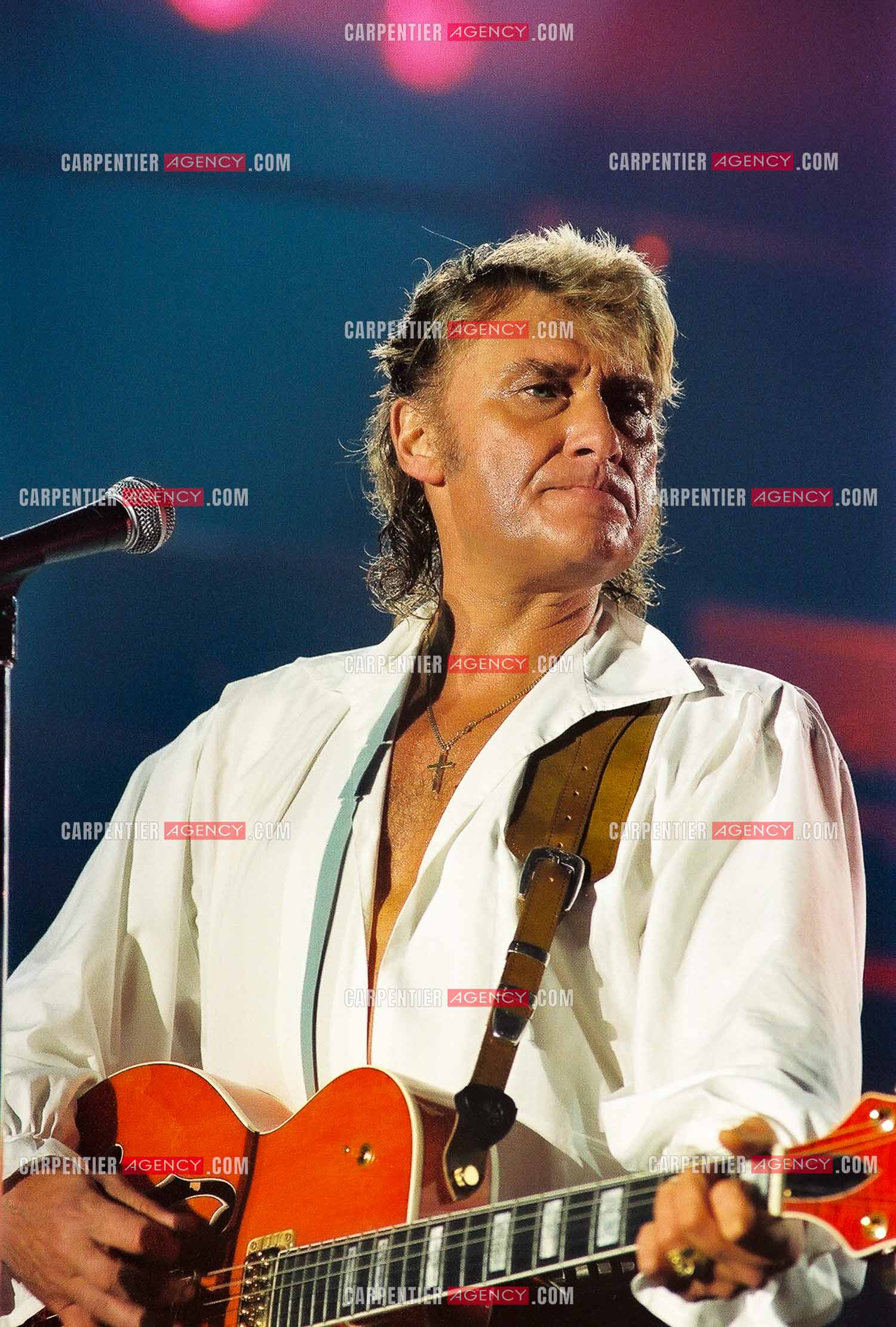 Le chanteur Johnny Hallyday en concert au Palais omnisports de Paris-Bercy du 14 septembre au 4 octobre 1992.        ( Exclusif )