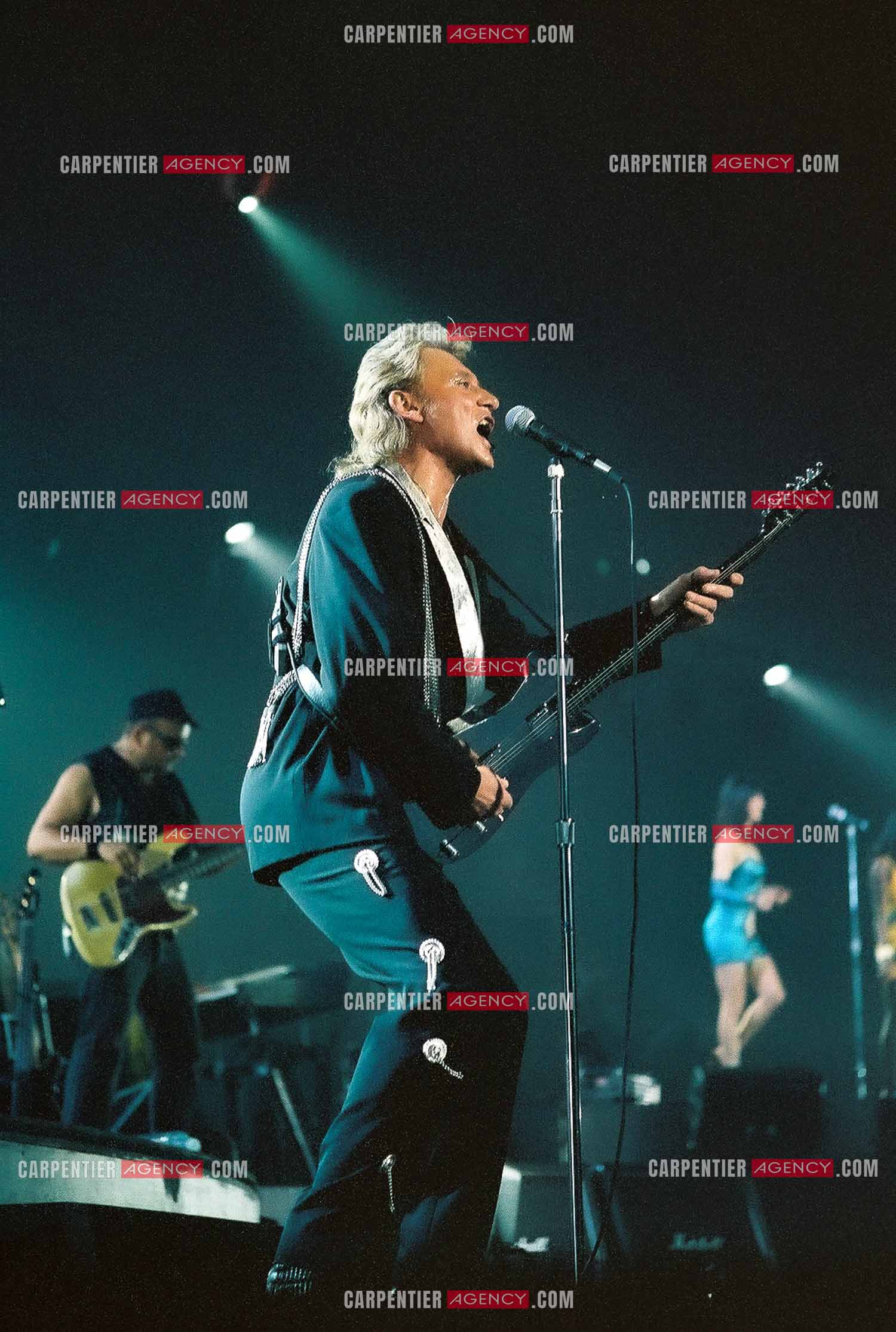 Le chanteur Johnny Hallyday en concert au Palais omnisports de Paris-Bercy du 14 septembre au 4 octobre 1992.        ( Exclusif )