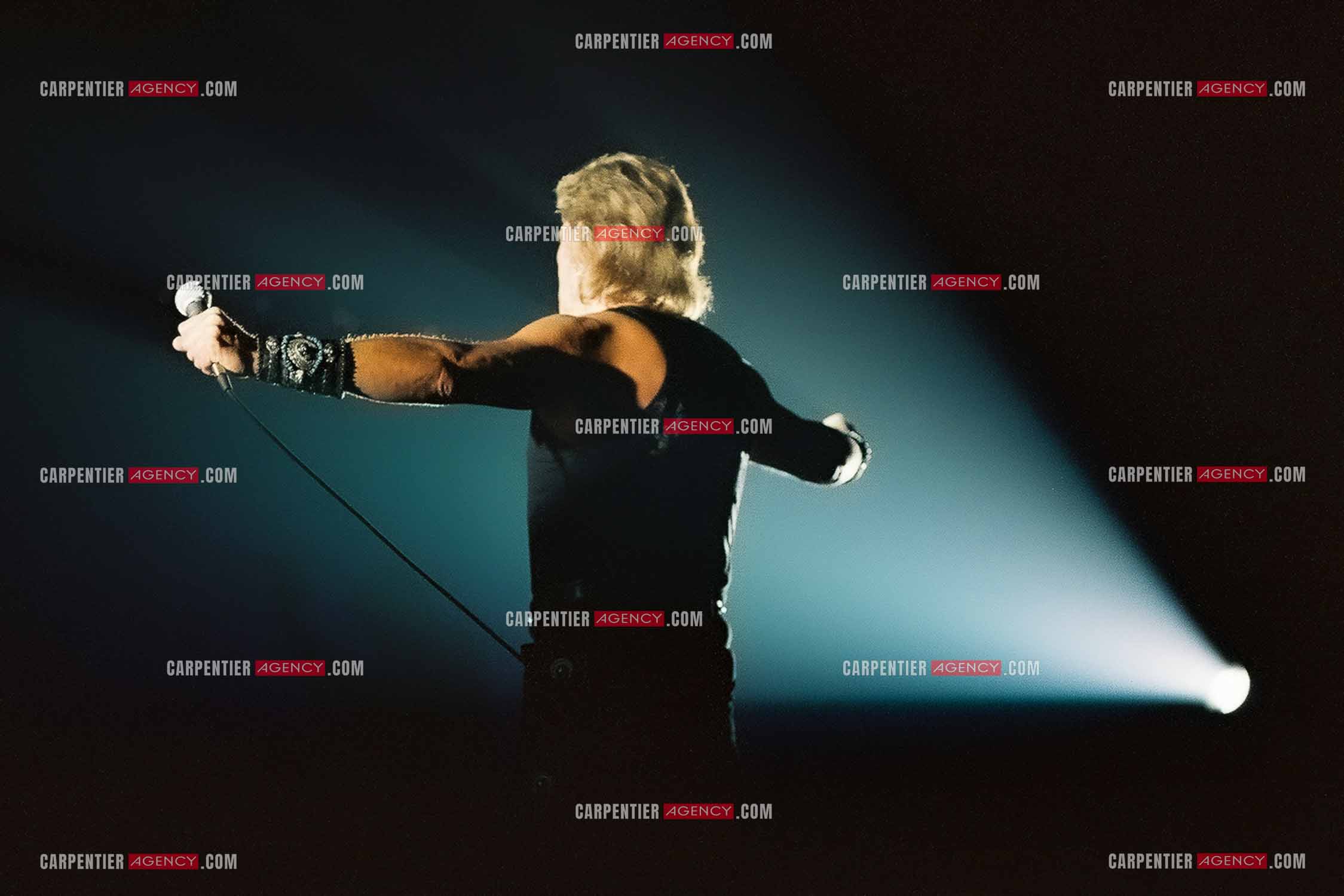Le chanteur Johnny Hallyday en concert au Palais omnisports de Paris-Bercy du 14 septembre au 4 octobre 1992.        ( Exclusif )