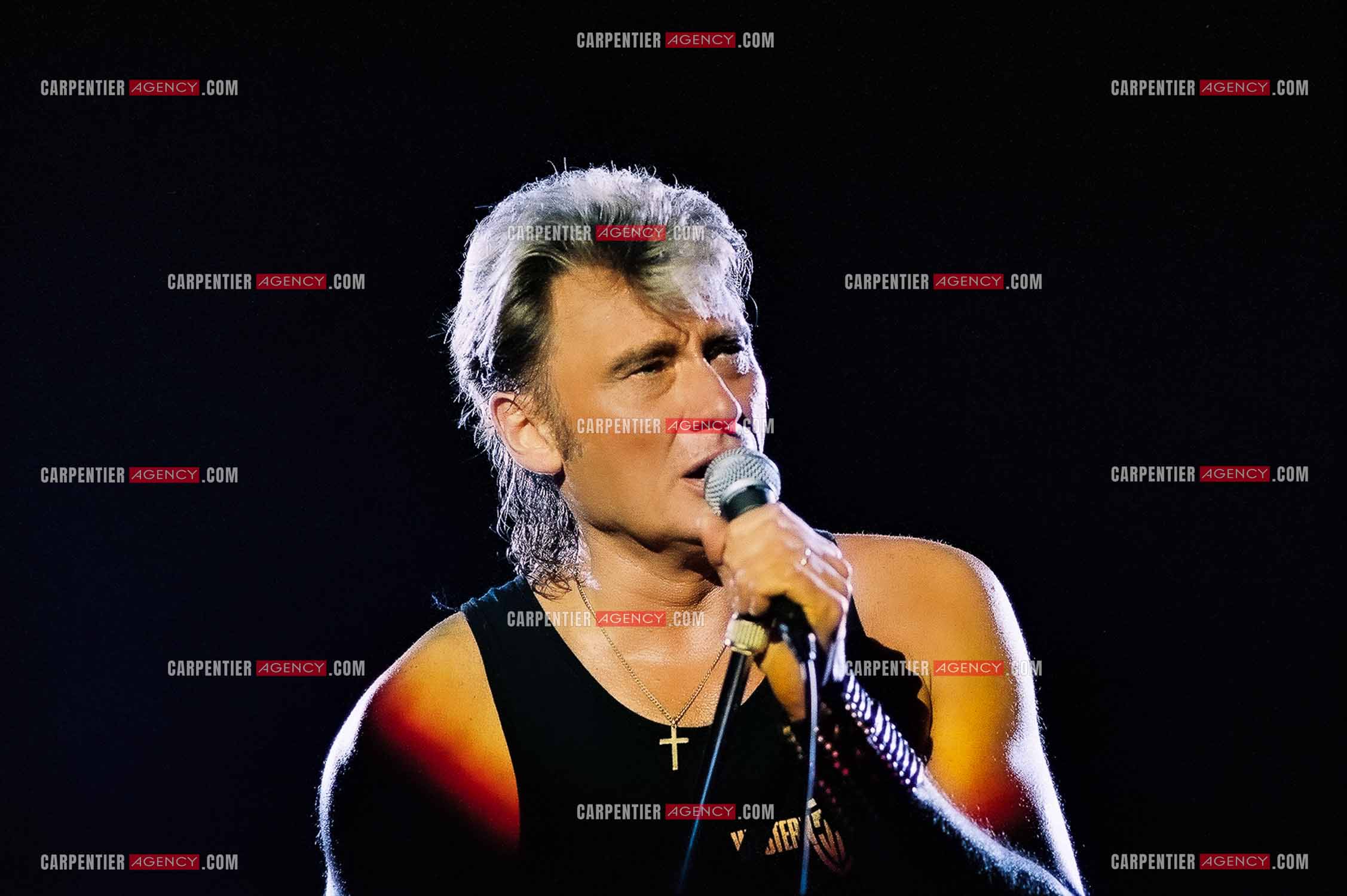 Le chanteur Johnny Hallyday en concert au Palais omnisports de Paris-Bercy du 14 septembre au 4 octobre 1992.        ( Exclusif )