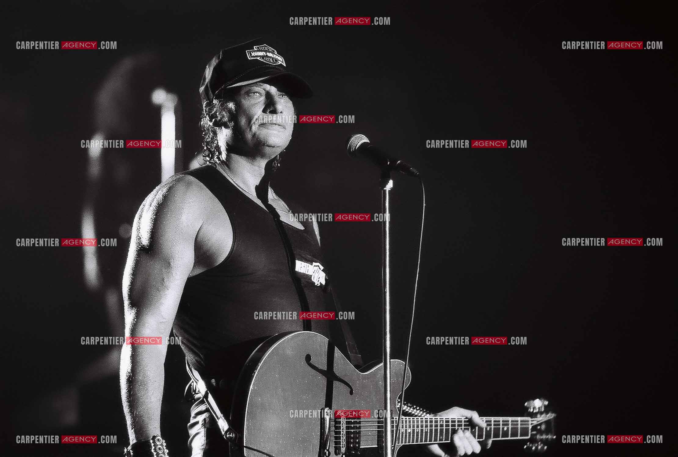 Le chanteur Johnny Hallyday en concert au Palais omnisports de Paris-Bercy du 14 septembre au 4 octobre 1992.        ( Exclusif )