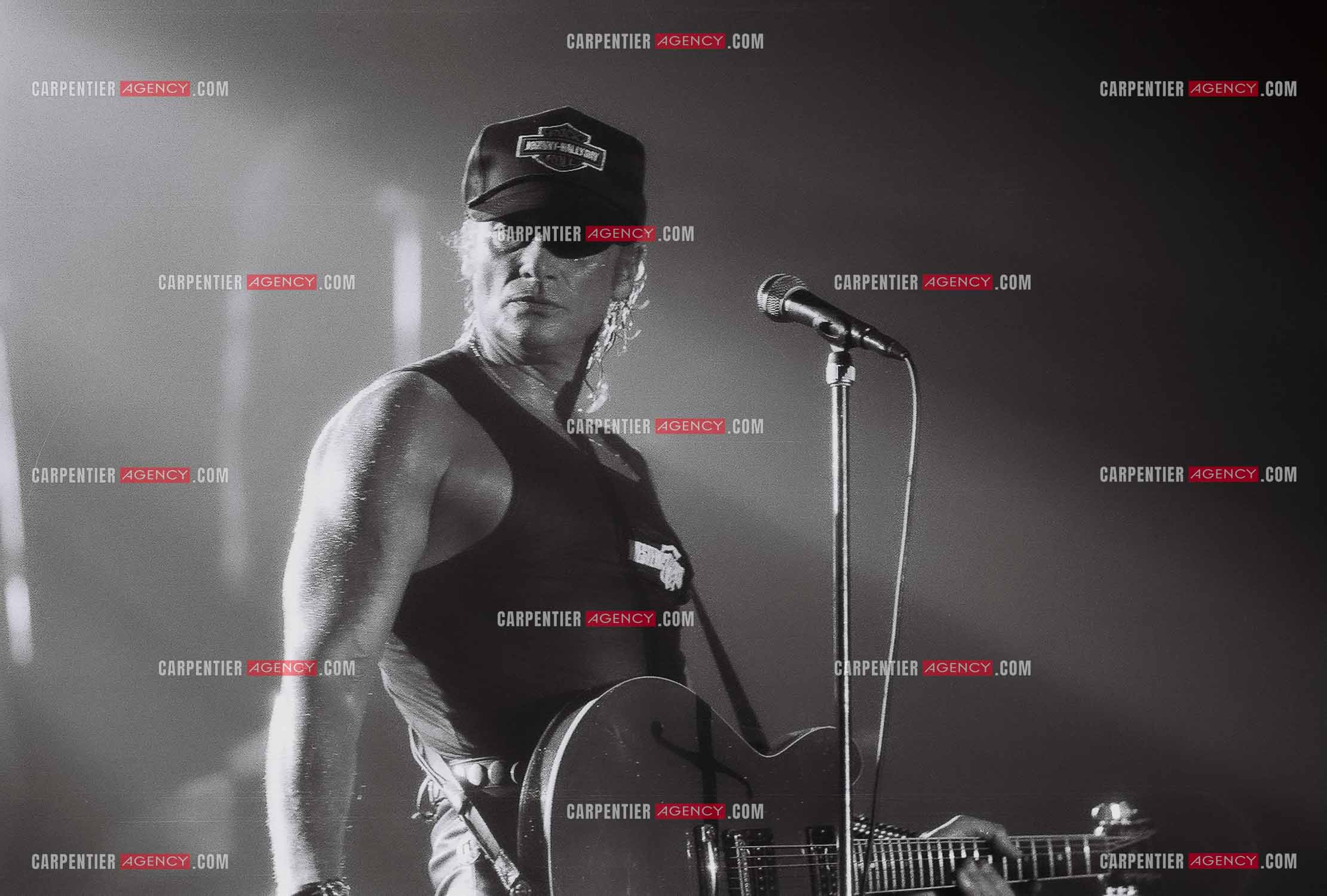 Le chanteur Johnny Hallyday en concert au Palais omnisports de Paris-Bercy du 14 septembre au 4 octobre 1992.        ( Exclusif )