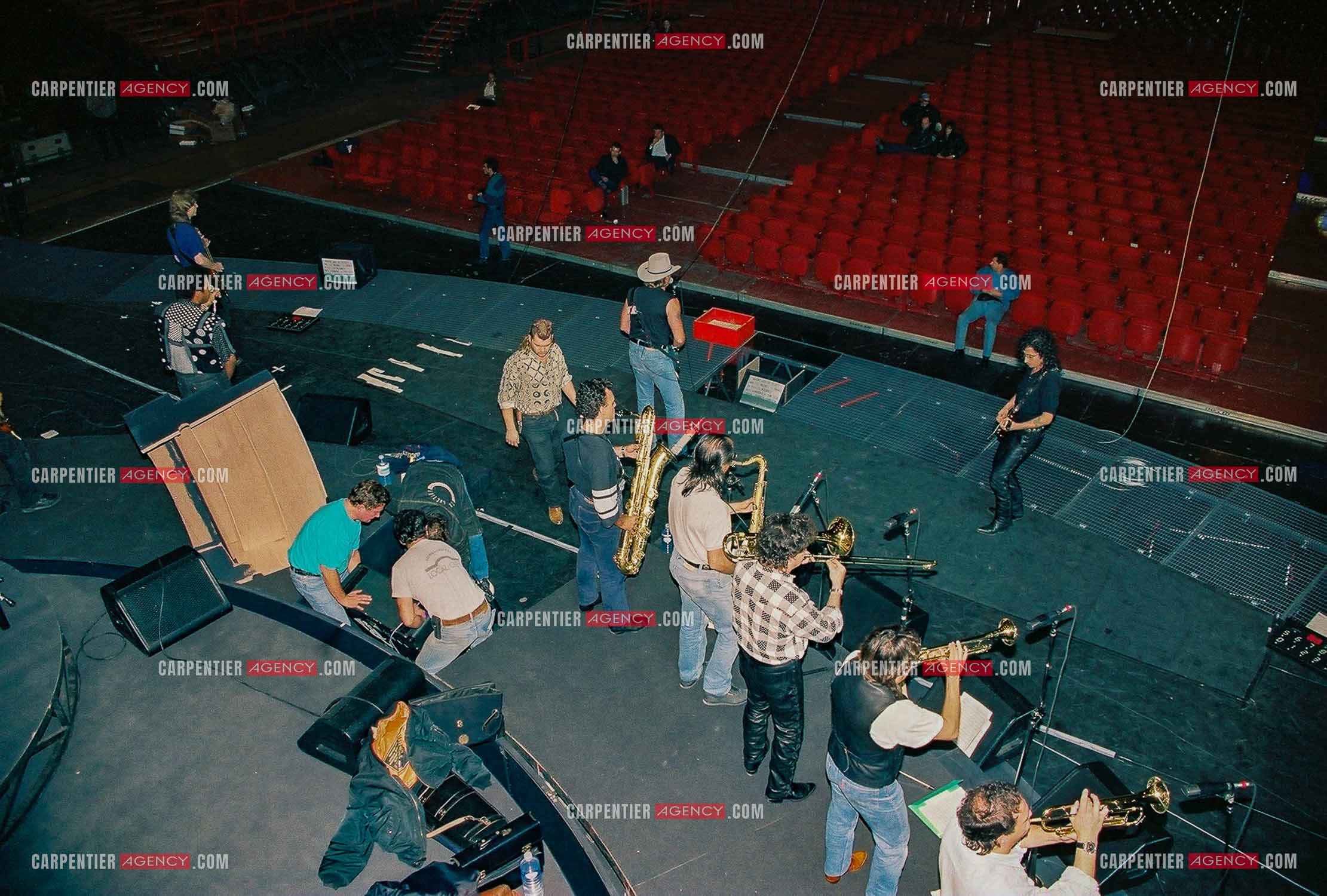 Le chanteur Johnny Hallyday en concert au Palais omnisports de Paris-Bercy du 14 septembre au 4 octobre 1992.        ( Exclusif )