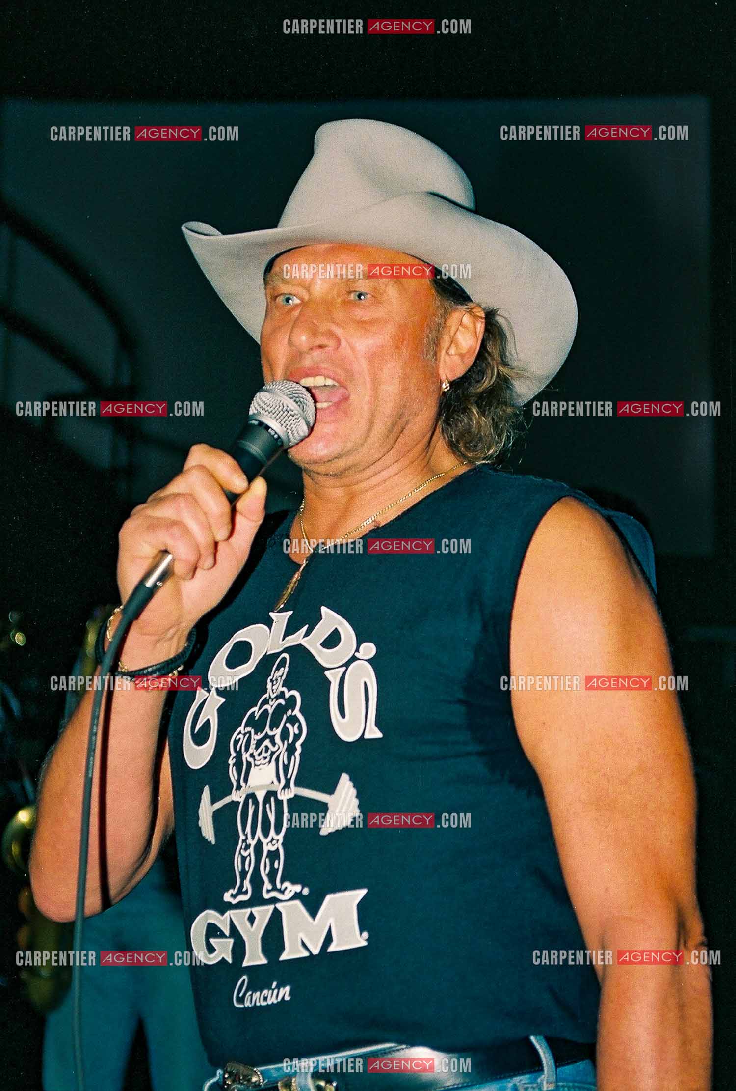 Le chanteur Johnny Hallyday en concert au Palais omnisports de Paris-Bercy du 14 septembre au 4 octobre 1992.        ( Exclusif )