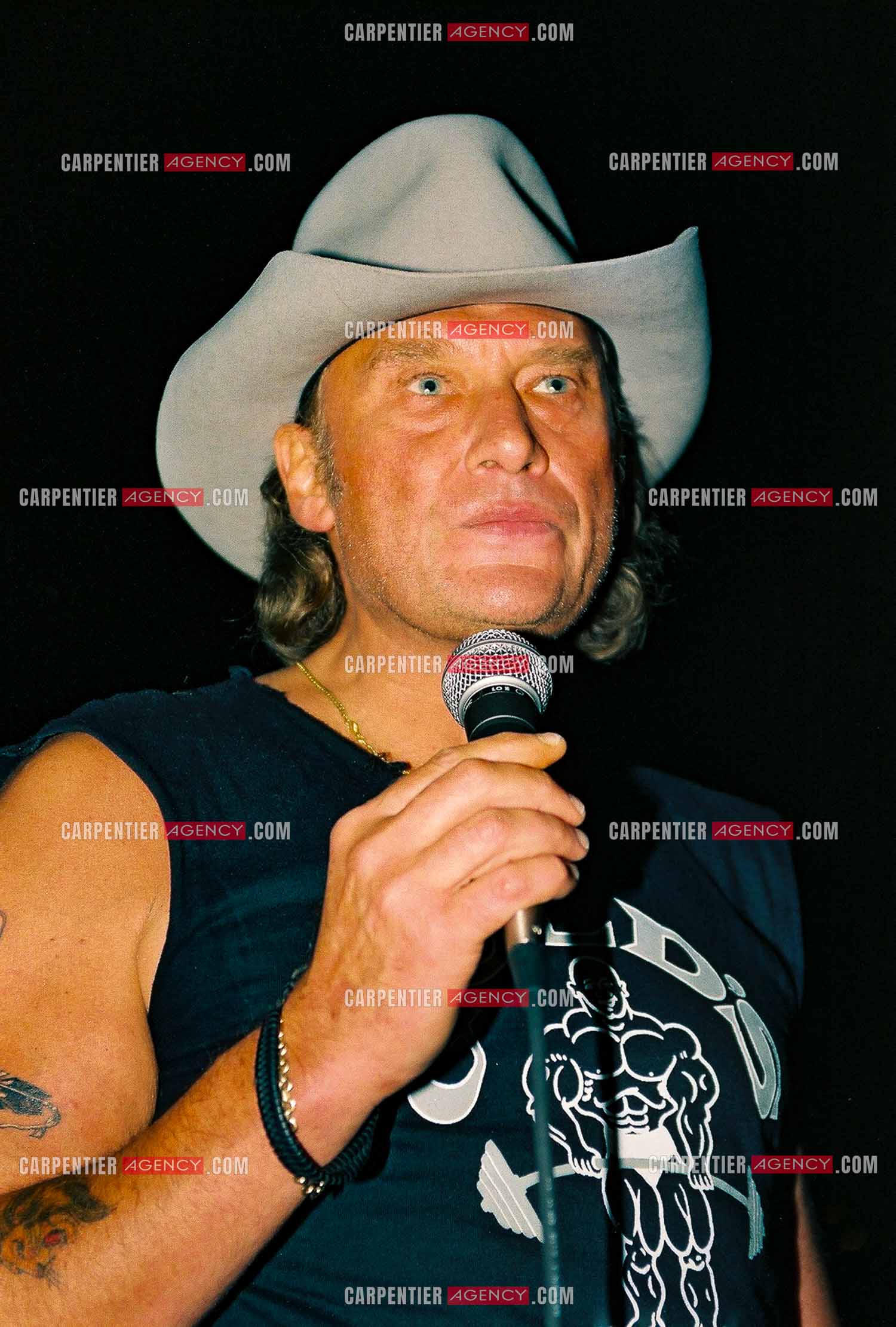 Le chanteur Johnny Hallyday en concert au Palais omnisports de Paris-Bercy du 14 septembre au 4 octobre 1992.        ( Exclusif )