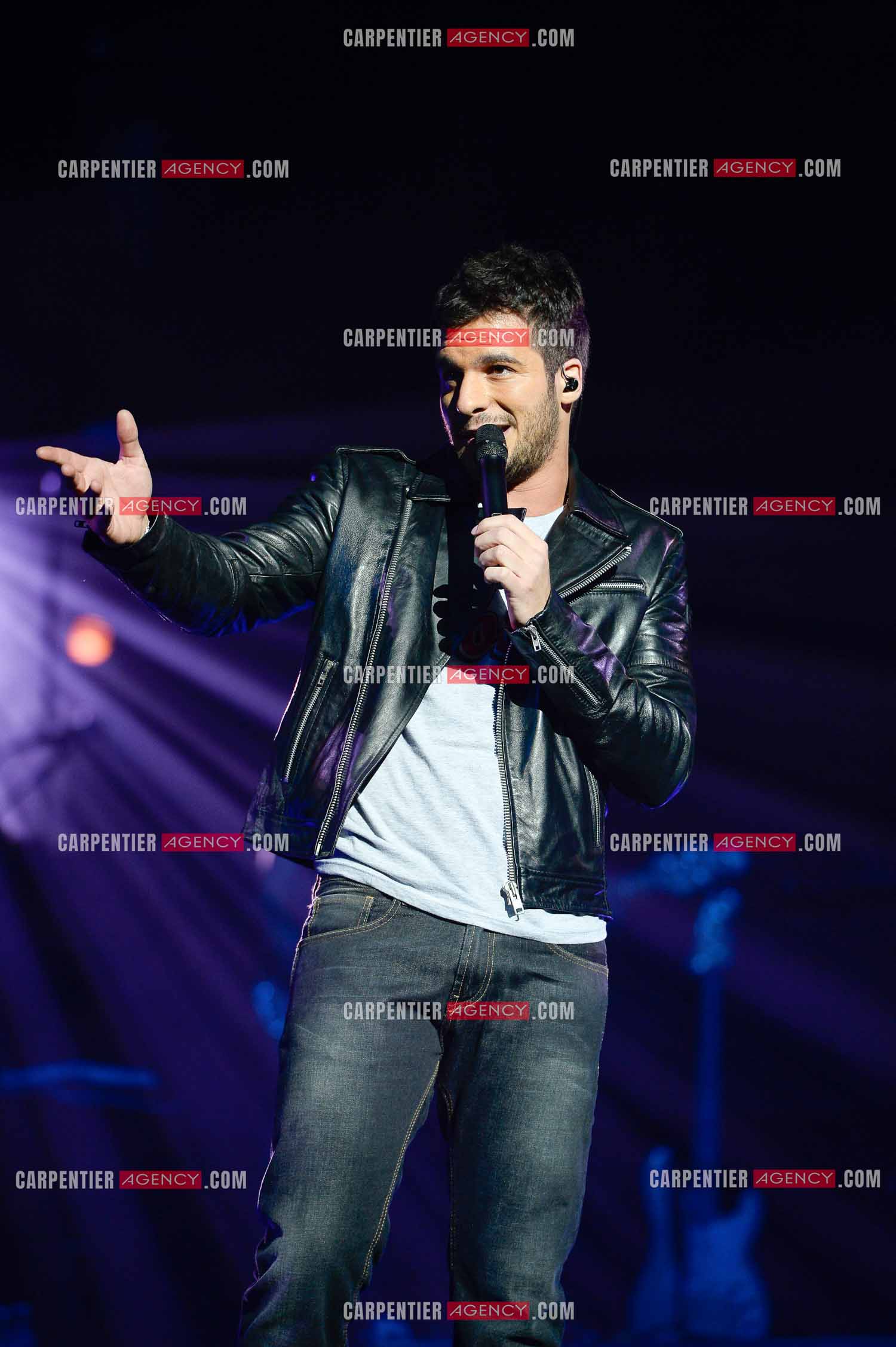 Premiere date pour le chanteur Amir de la tournee THE VOICE 2014 a Amiens le 30 Mai 2014.